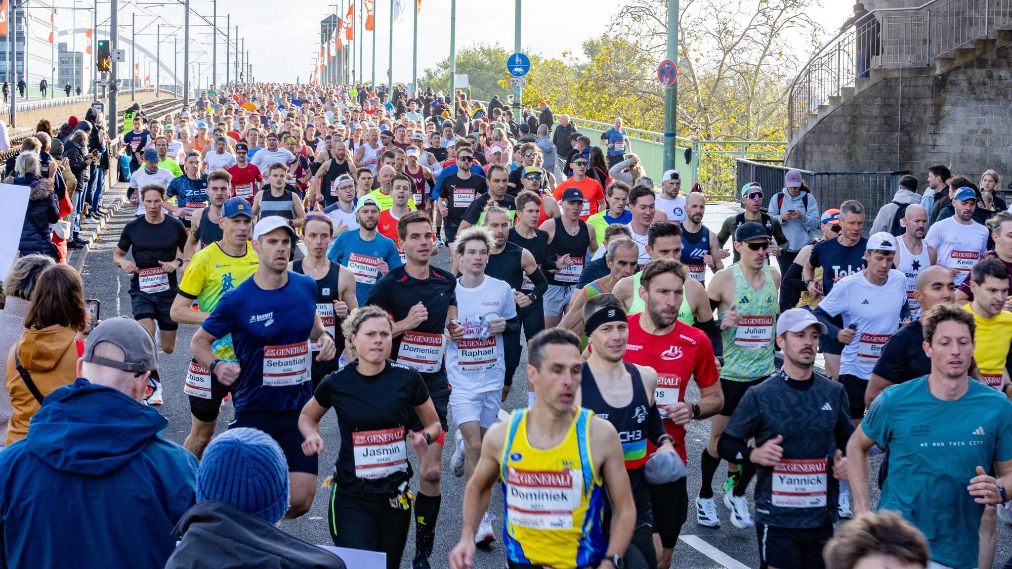 Teilnehmerinnen und Teilnehmer beim Generali Köln Marathon.