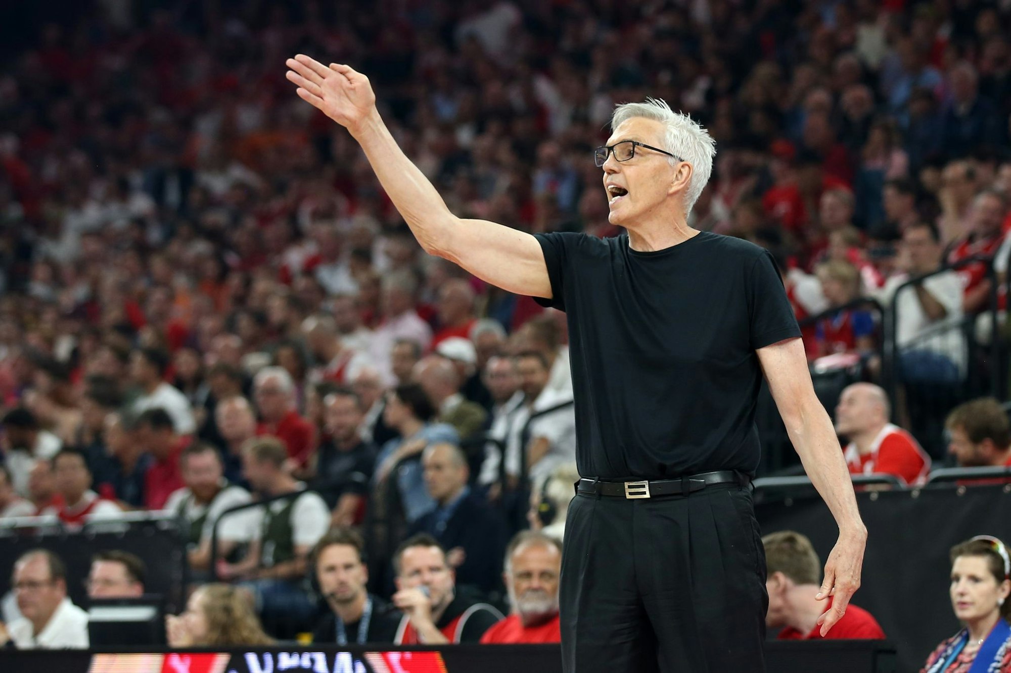 Bayern-Trainer Gordon Herbert gewann mit seinem Team auch bei Paris Basketball. (Archivbild)