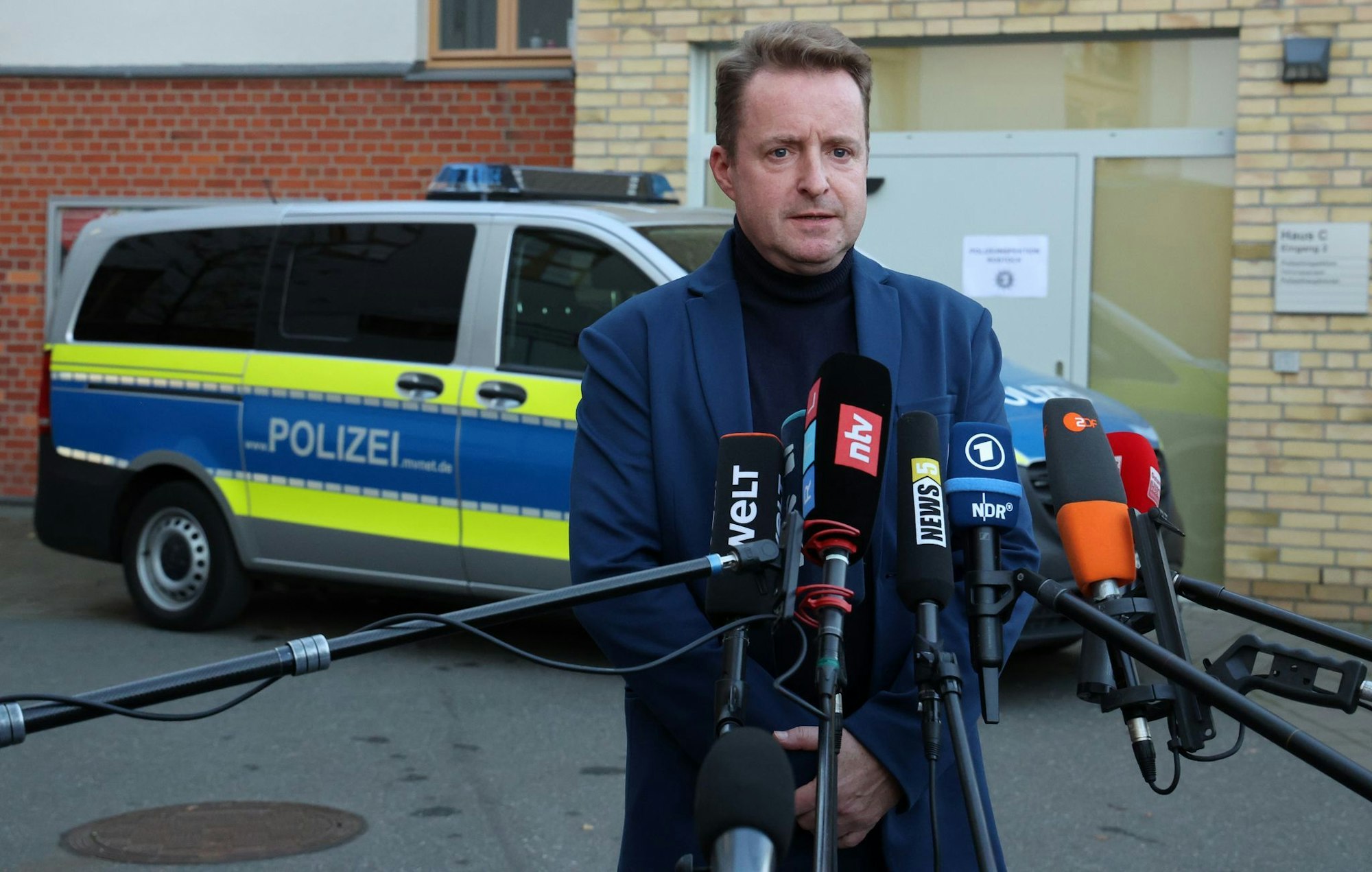 Oberstaatsanwalt Harald Nowack gibt in Rostrock bekannt, worauf viele wochenlang gewartet haben: Im Fakk des achtjährigen Fabian ist ein Haftbefehl ergangen.