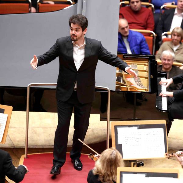 Lahav Shani (Israelischer Dirigent) leitet das Israel Philharmonic Orchestra und den Amerikanisch-israelischer Pianist Yefim Bronfman (* 10. April 1958 in Taschkent, Usbekistan) bei der Aufführung der Werke von Ludwig van Beethoven 1770 – 1827, Konzert für Klavier und Orchester Nr. 5 Es-Dur op. 73 (1808–10)
I. Allegro
II. Adagio un poco moto
III. Rondo. Allegro, ma non troppo
am 05. November 2025
in der Kölner Philharmonie, Bischofsgartenstraße 1, 50667 Köln
