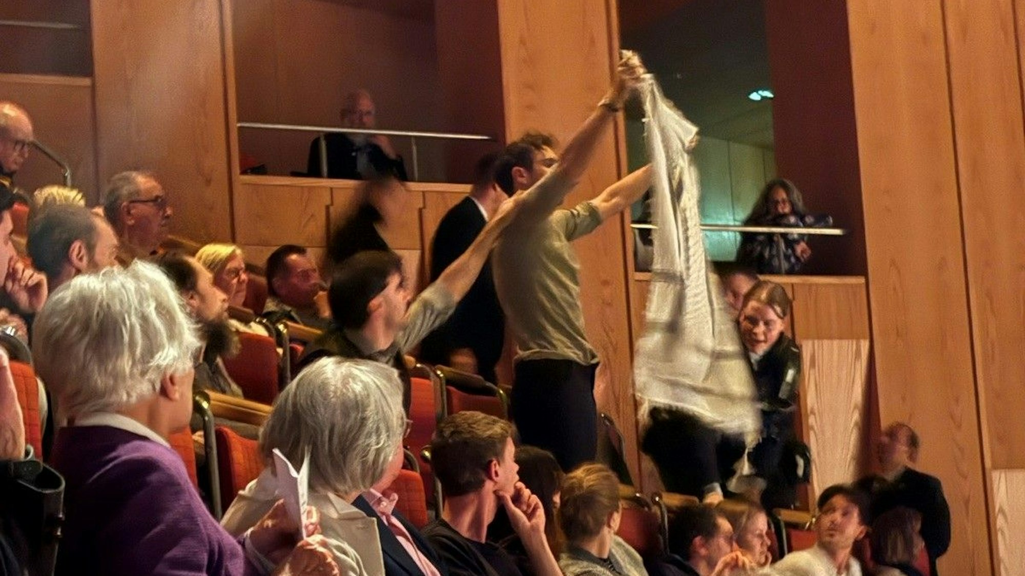 Proteste bei Philharmonie-Konzert