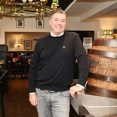 03.11.2025 Köln. Geert Dilien ist Wirt im Gilden im Zims. Foto aktuell.