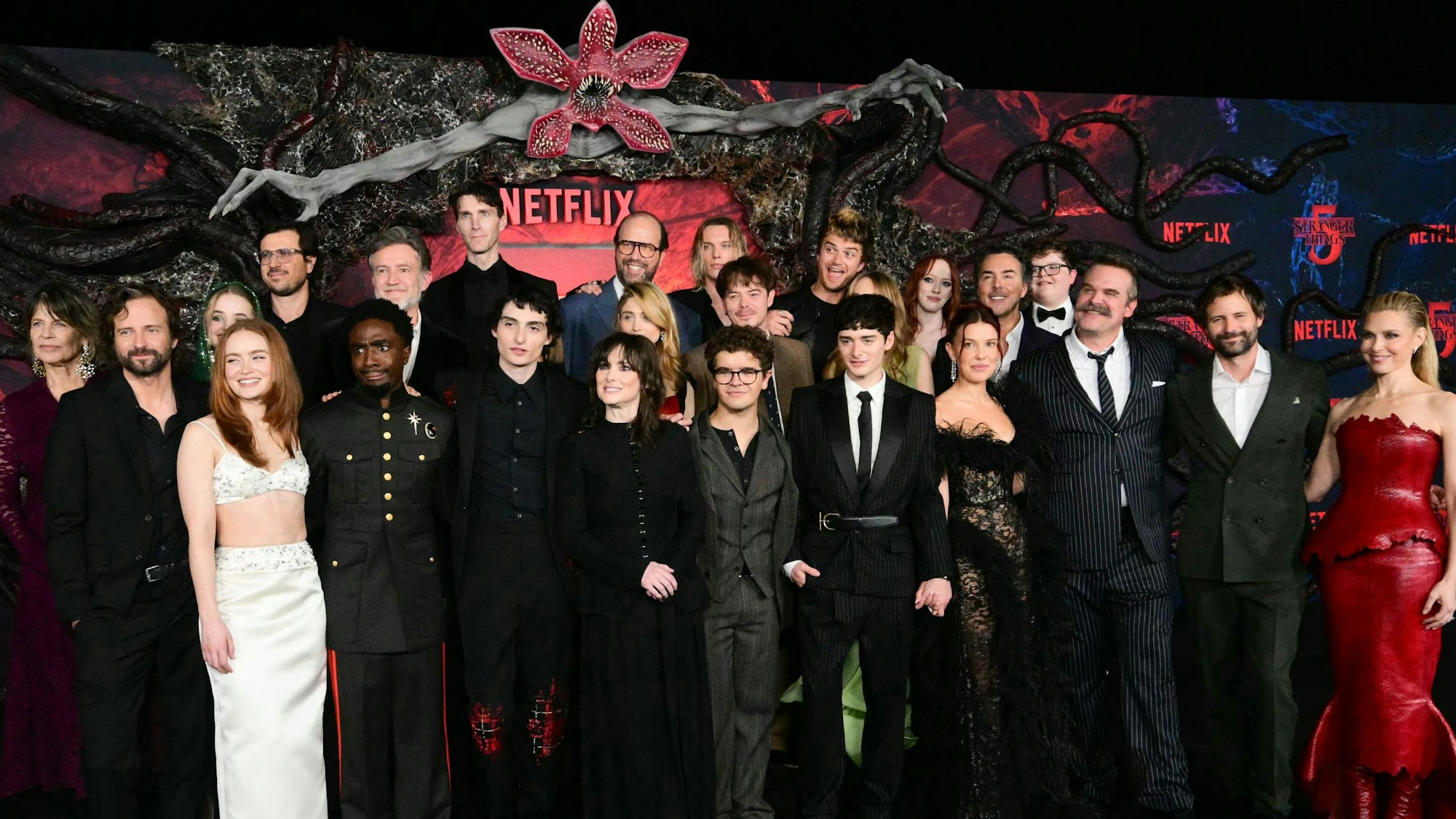 Der Cast der Serie „Stranger Things“ bei der Premiere der letzten Staffel.