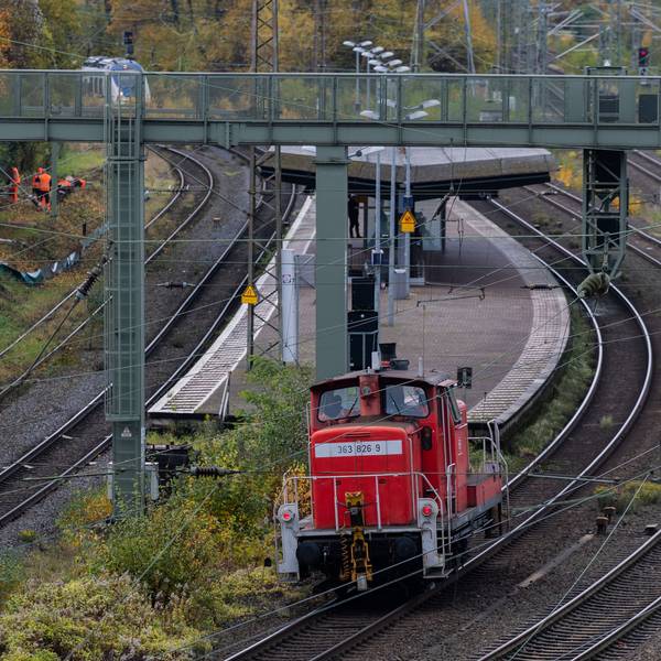 Erste Vorarbeiten für die geplane Generalsanierung werden am Bahnhof Haan-Gruiten durchgeführt.