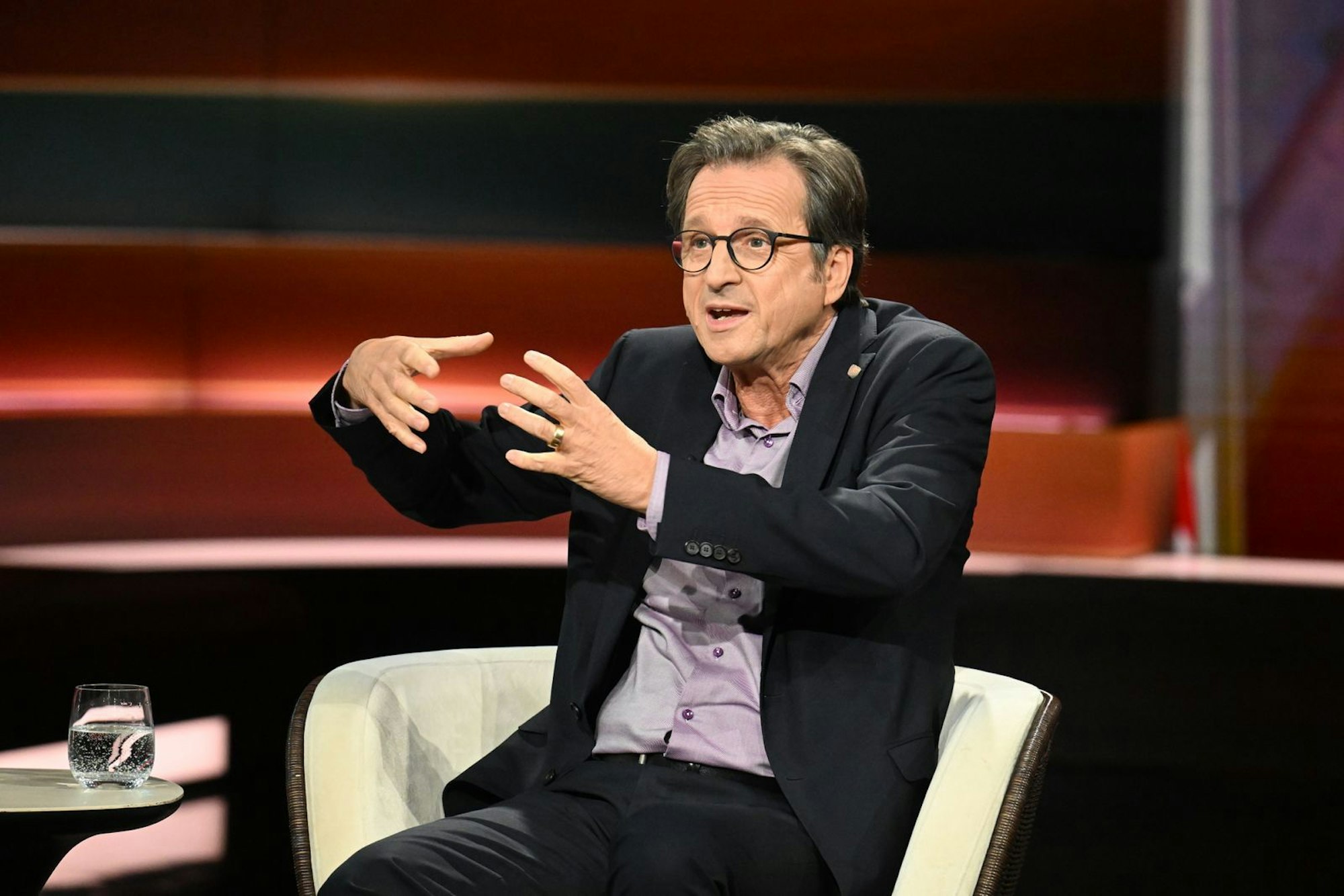 Psychologe Stephan Grünewald warnte vor einer erodierenden Streitkultur, die nicht nur in den USA, sondern längst auch in Deutschland erkennbar sei. (Bild: ZDF / Cornelia Lehmann)