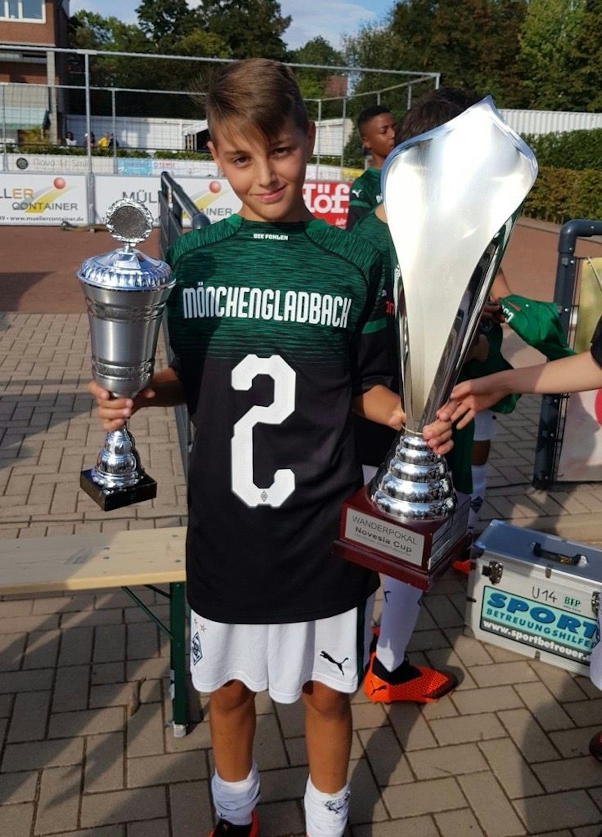 Malek El Mala lief von der U12 bis U16 für Borussia auf und sammelte Pokale.