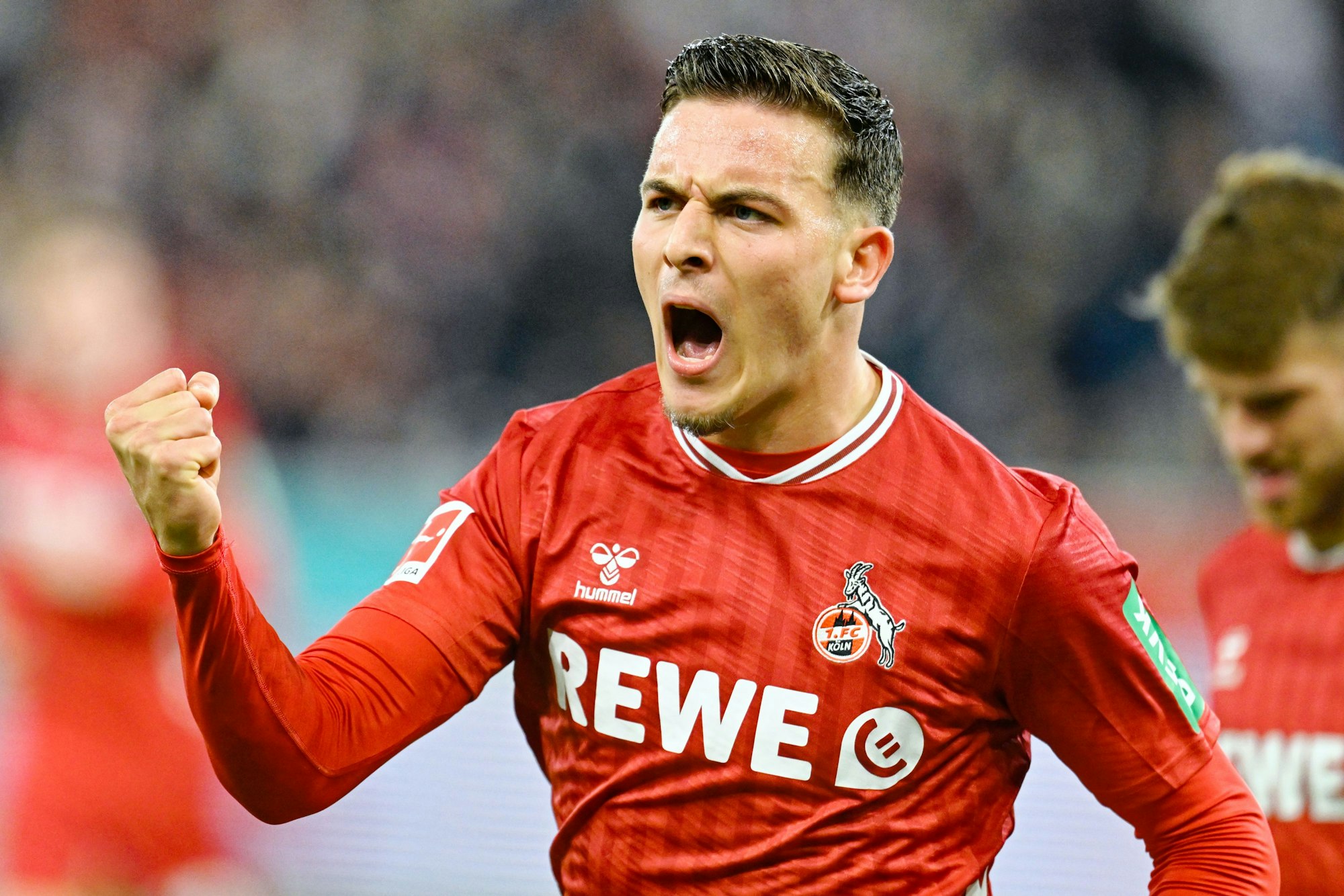 ARCHIV - 03.10.2025, Baden-Württemberg, Sinsheim: Fußball: Bundesliga, TSG 1899 Hoffenheim - 1. FC Köln, 6. Spieltag, PreZero Arena. Torschütze Said El Mala (l, 1. FC Köln) jubelt über das Tor zum 0:1. Offen, ob er gegen den FC Augsburg in der Startelf des 1. FC Köln steht: Saïd El Mala. (zu dpa: «DFB-Nominierung von El Mala: Hamann und Kahn äußern Bedenken») Foto: Uwe Anspach/dpa +++ dpa-Bildfunk +++