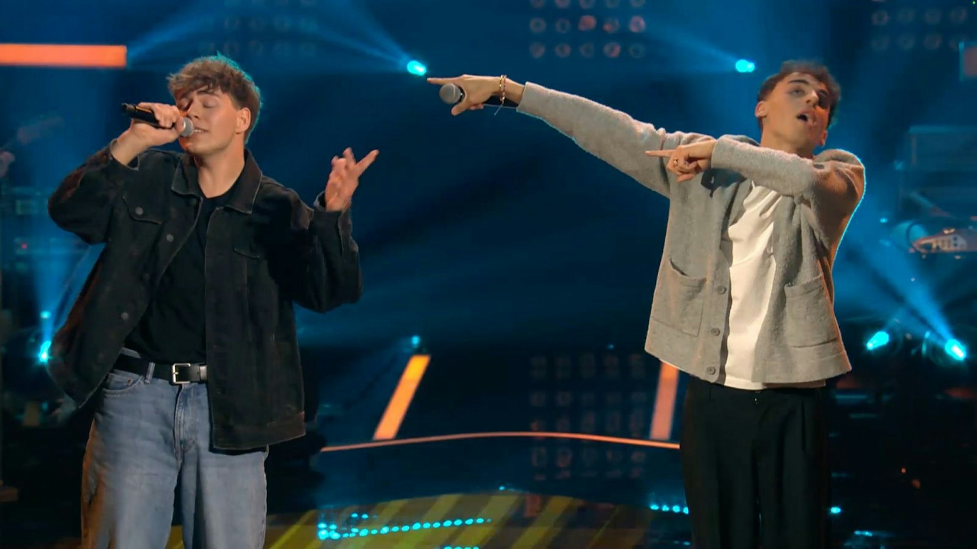 Shirin Davids Herz blutet, als sie ihre Schützlinge Friedrich und Vincent gehen lassen muss. Für Coach Shirin haben sie sogar ihre Schüchternheit überwunden. (Bild: Joyn)