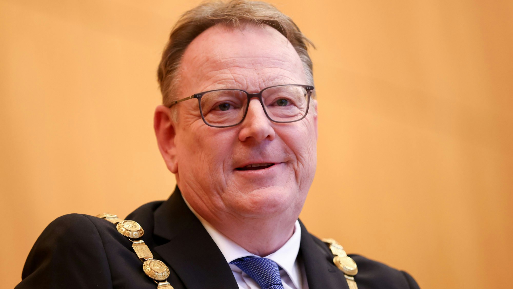 Der Kölner Oberbürgermeister Torsten Burmester (SPD) im Ratssaal