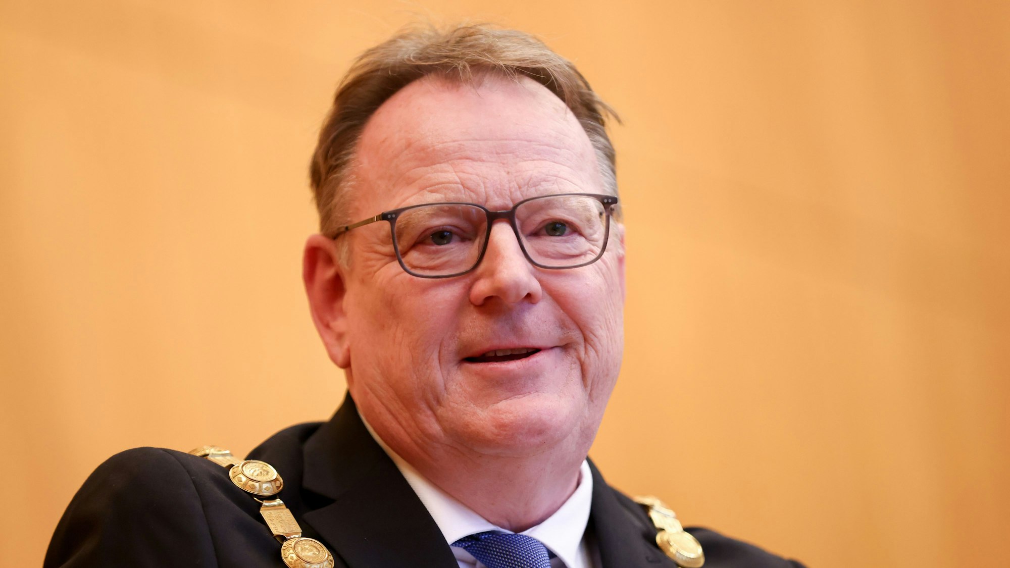 Oberbürgermeister Torsten Burmester in seiner ersten Ratssitzung im November.