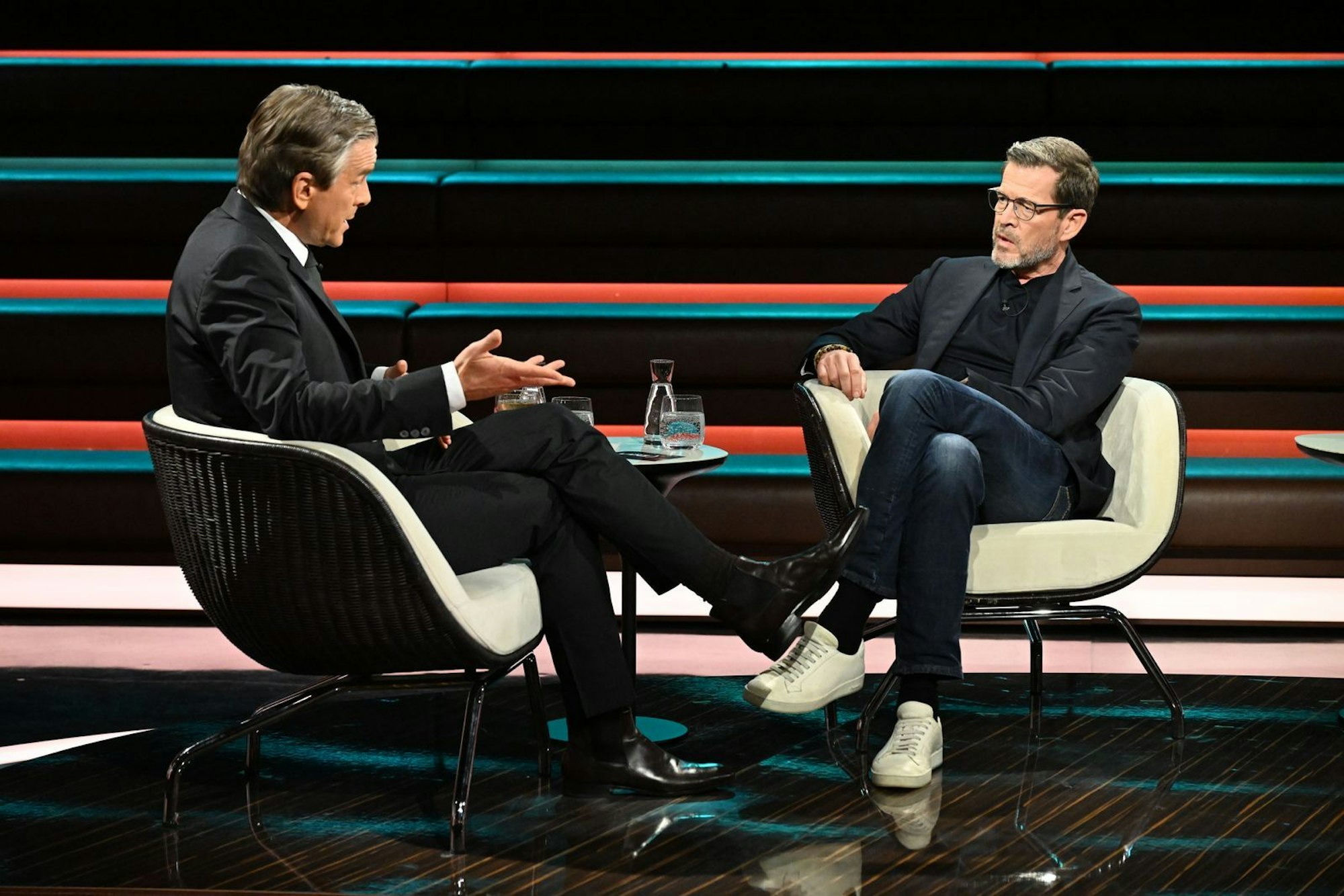 Im Gespräch mit Markus Lanz sprach Karl-Theodor zu Guttenberg nicht nur über den Wahlsieg des neuen New Yorker Bürgermeisters Zohran Mamdani, sondern auch über den richtigen Umgang mit der AfD. (Bild: ZDF / Cornelia Lehmann)