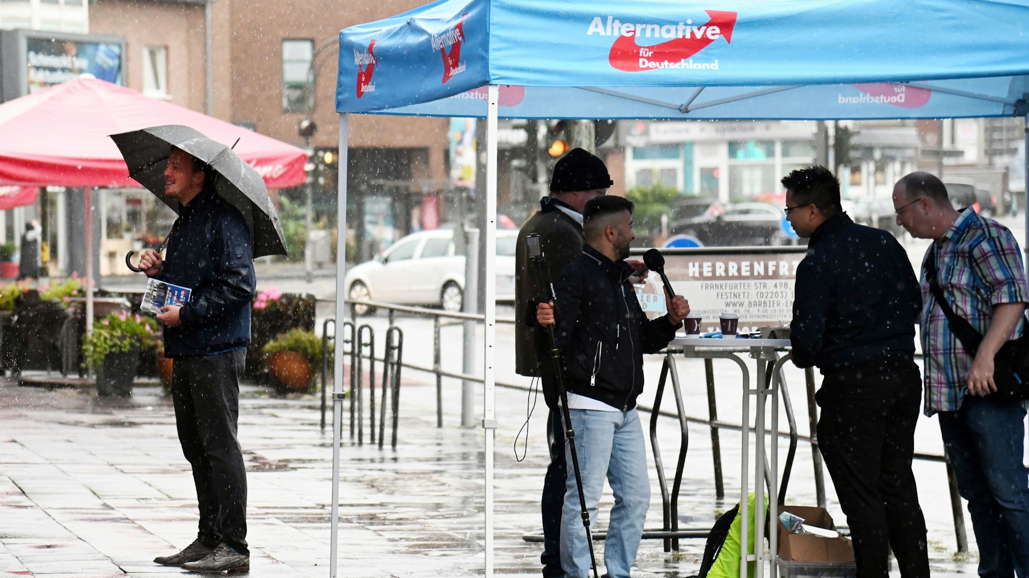 Wahlkampfstand der AfD vor der Kommunalwahl in Porz (Symbolbild).