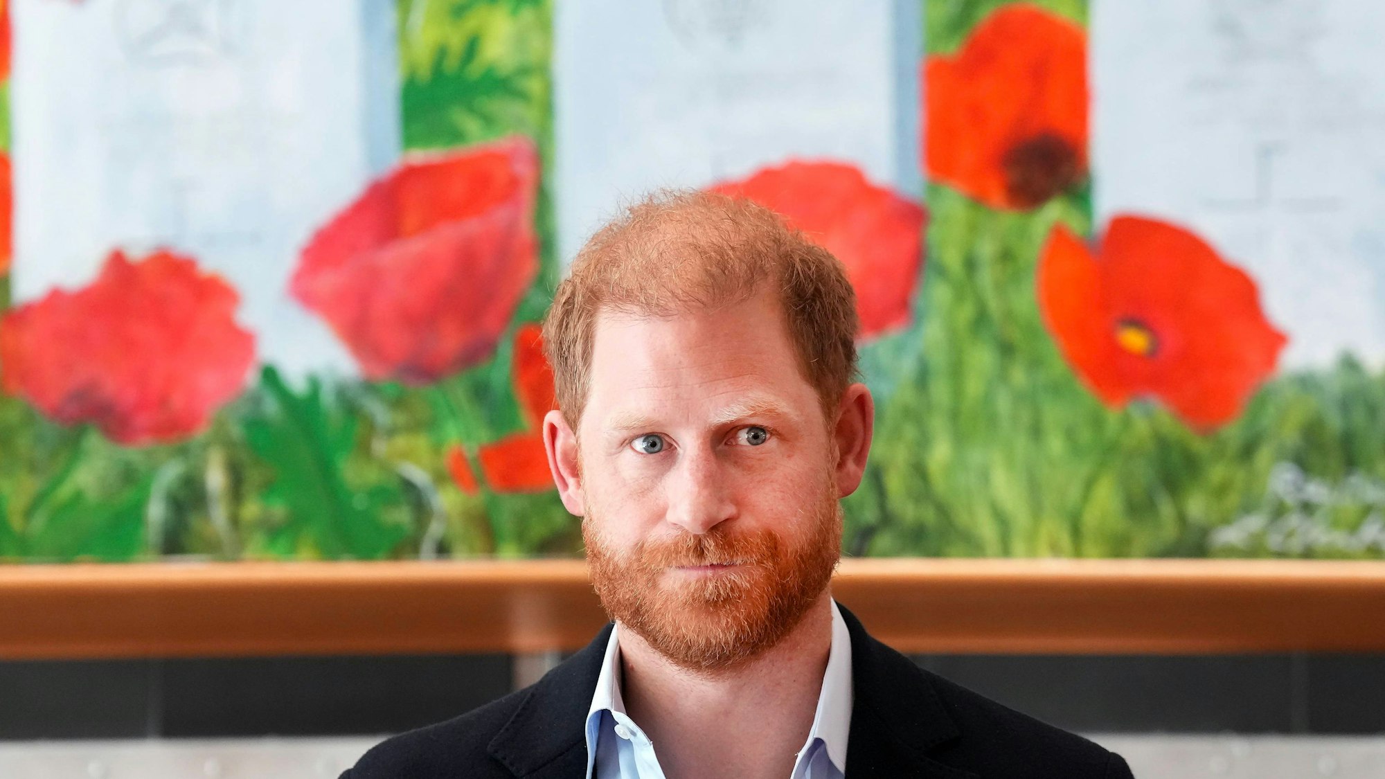 Prinz Harry schaut nachdenklich.