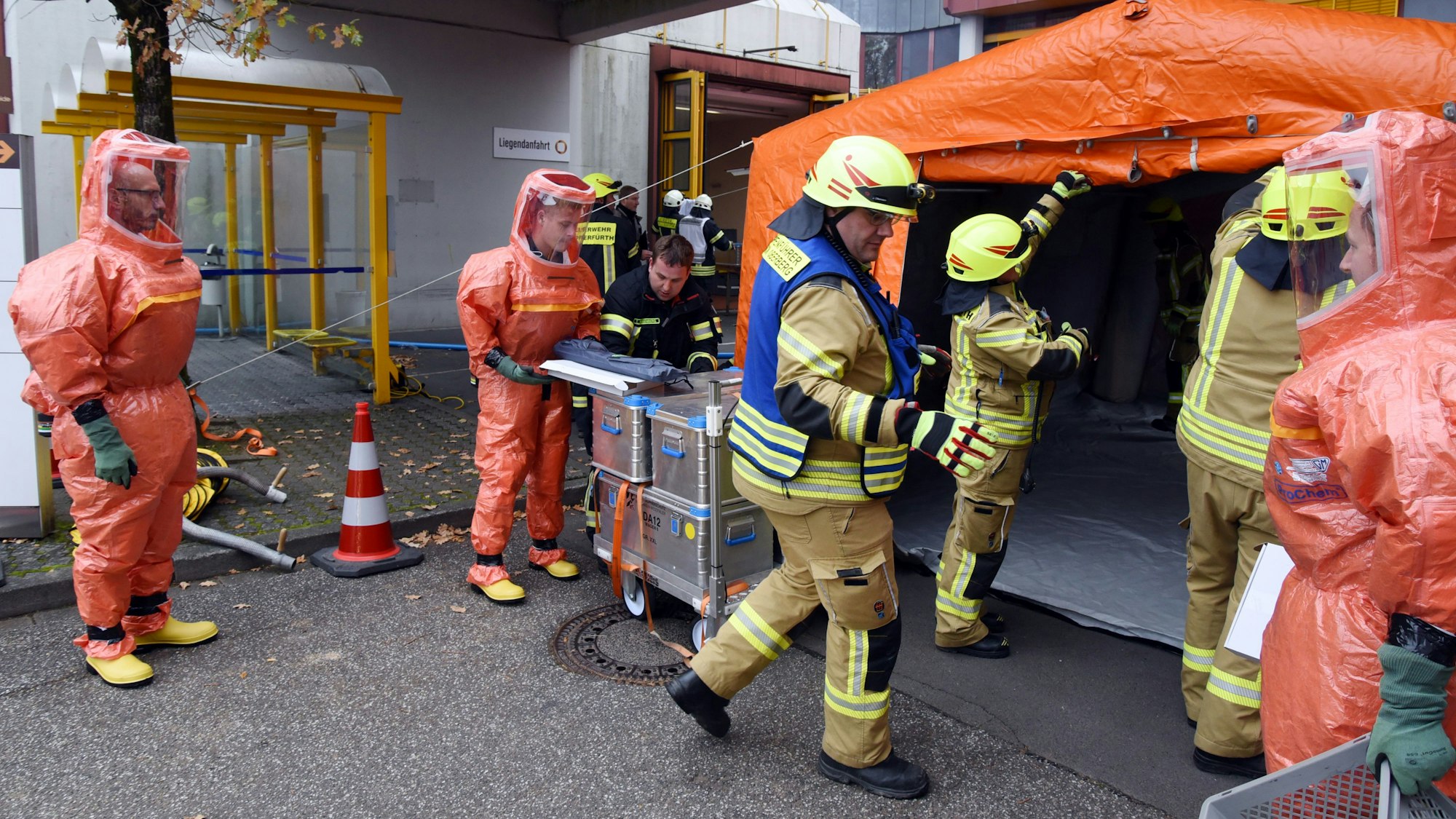 Das Bild zeigt eine Szene von der Katastropenschutzübung in Gummersbach.
