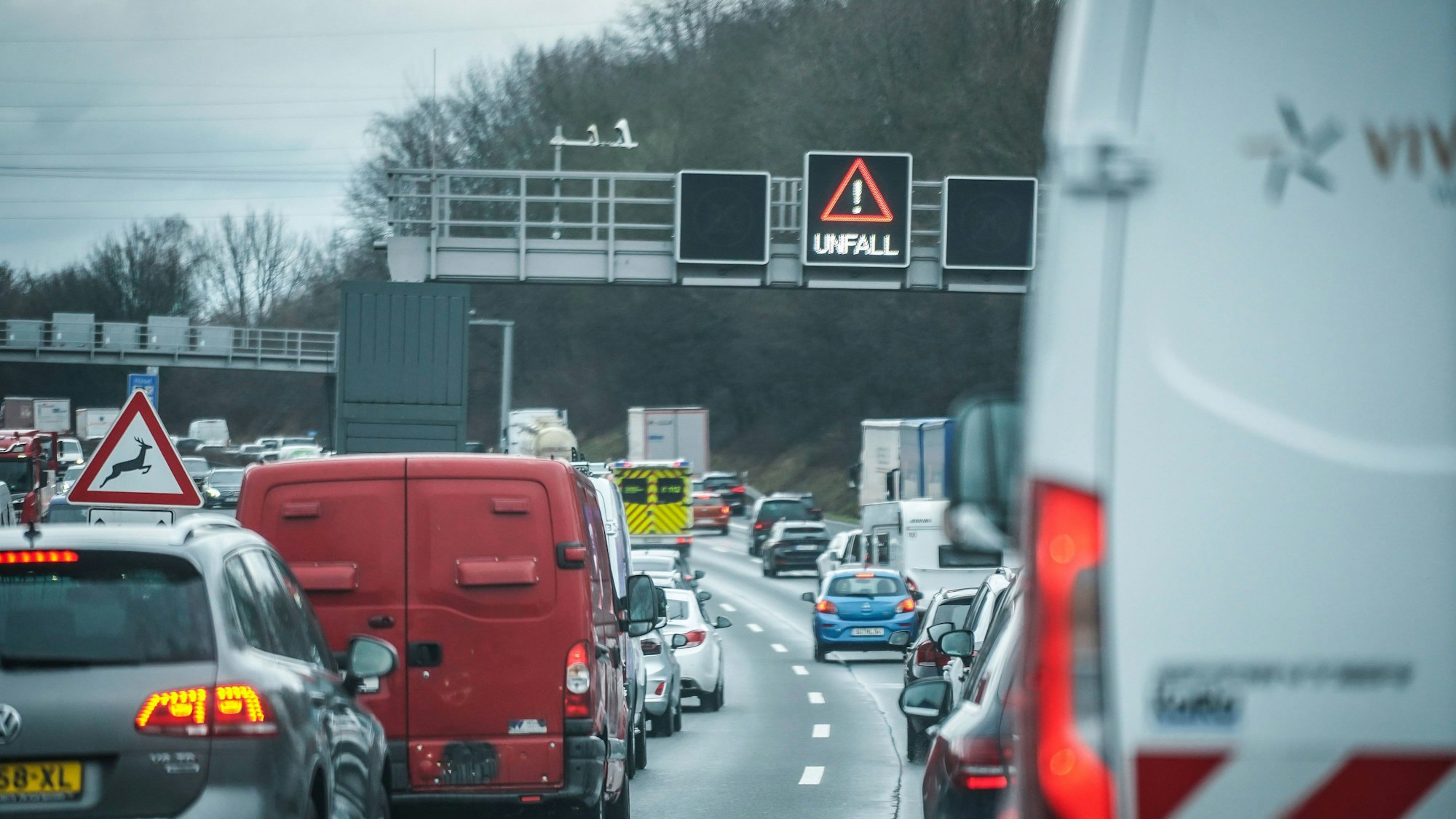 Symbolbild: Stau auf einer Autobahn.