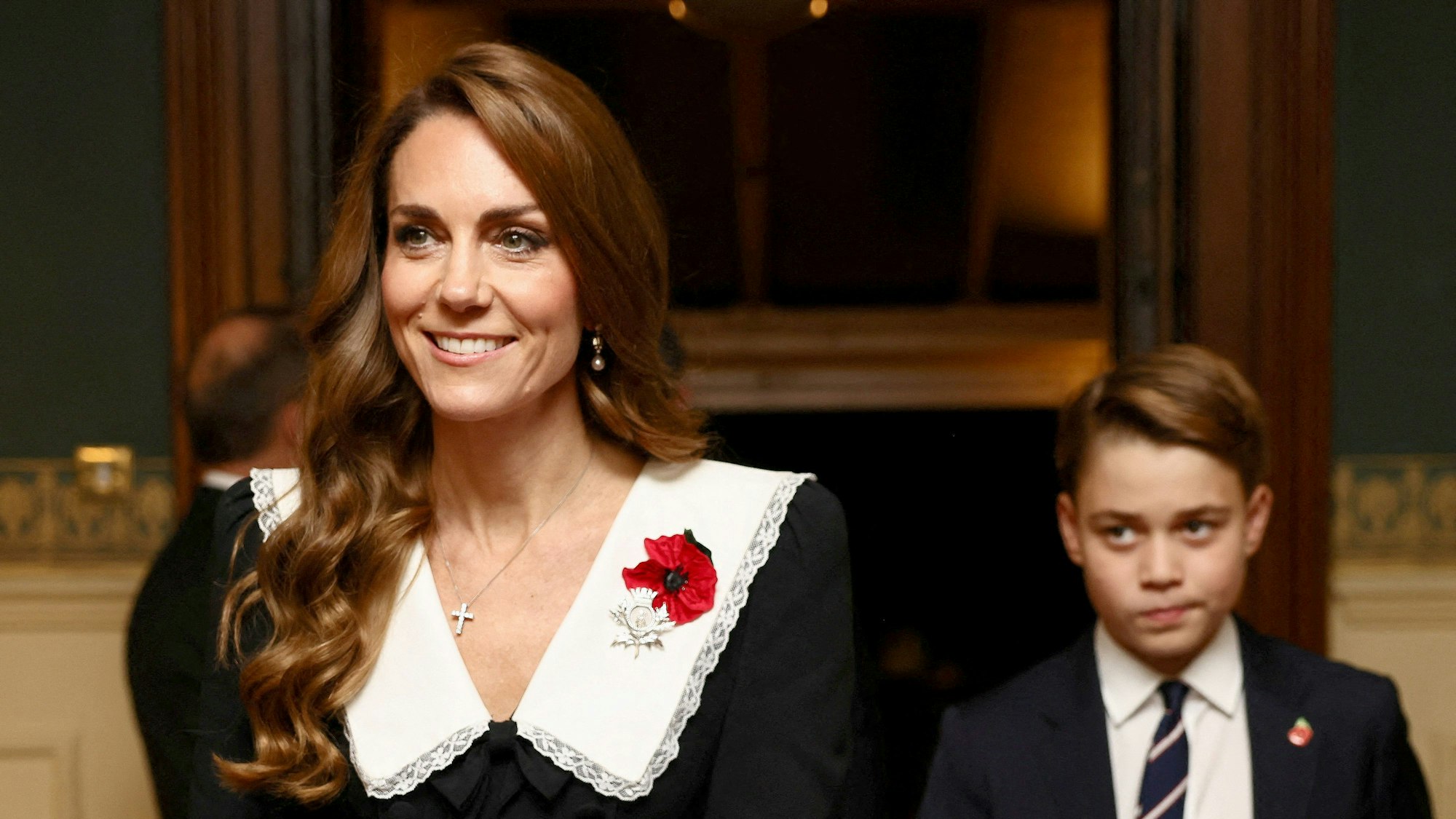 Prinzessin Kate kam zum „Royal British Legion Festival of Remembrance“ in Begleitung von Prinz George.