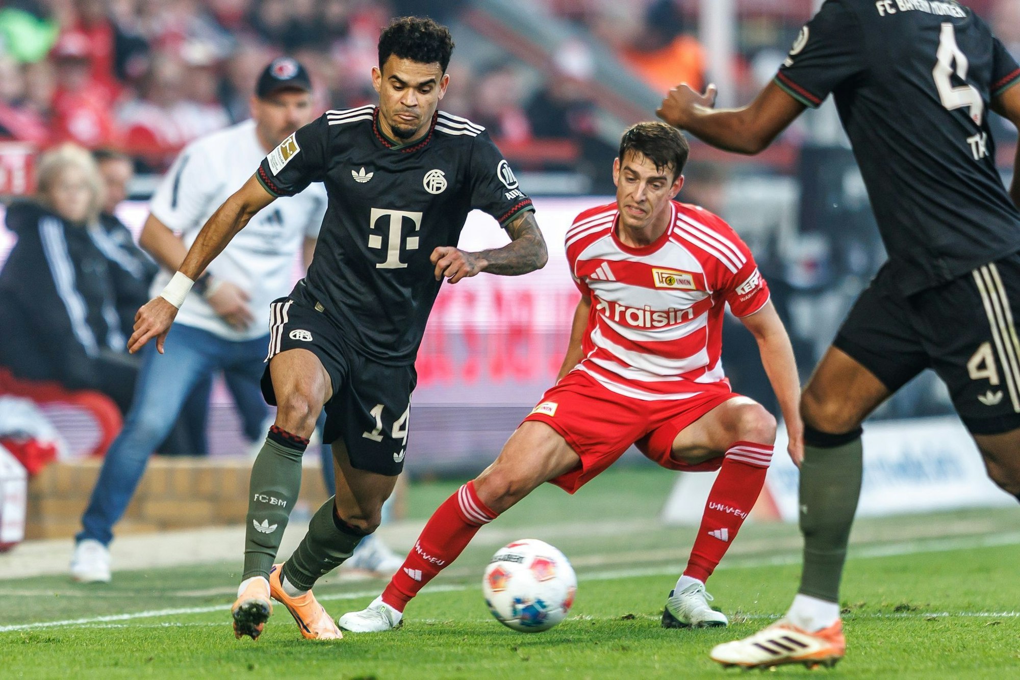 Luis Díaz (l.) zeigte beim Ausgleich zum 1:1 seine ganze Klasse.