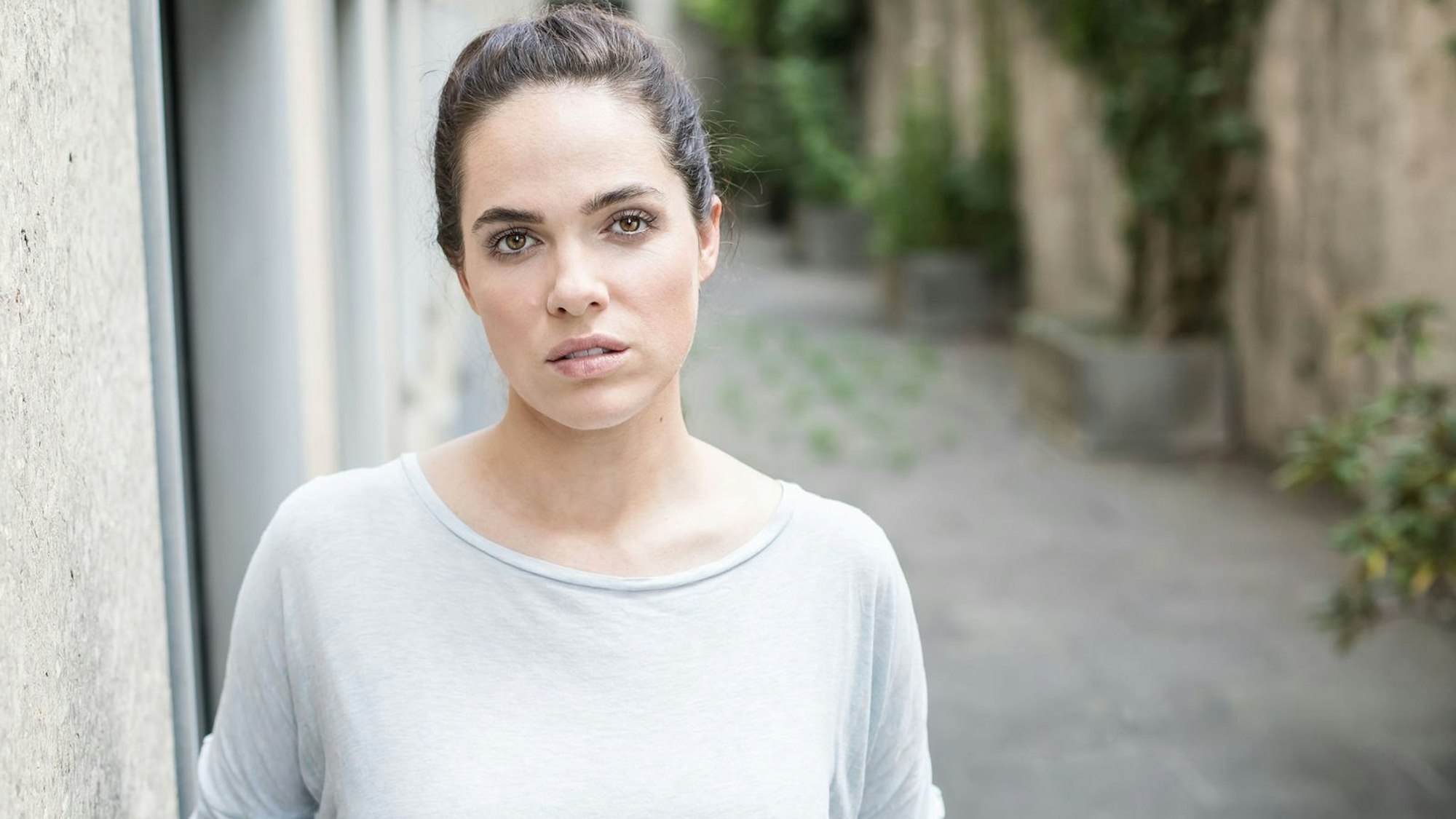 „Im Dorf hat Faschismus noch mal eine andere Grausamkeit“, so Verena Altenberger im Interview. (Bild: BR / Markus Konvalin)