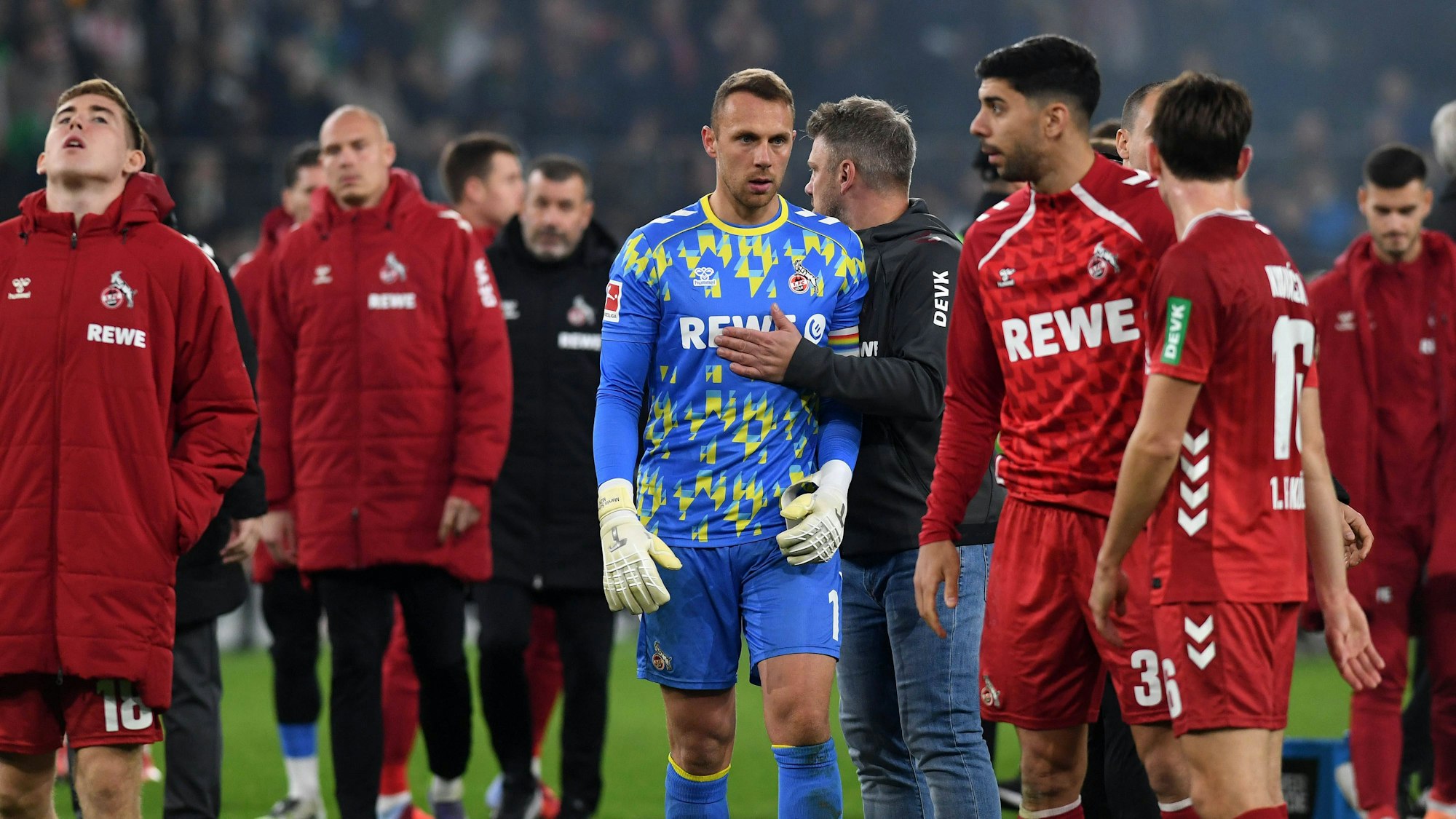 Kapitän Marvin Schwäbe und seine Kölner erlebten in Mönchengladbach einen bitteren Derbyabend.