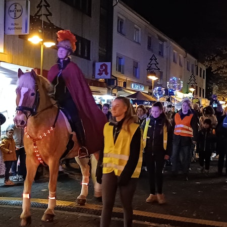 Sankt Martinszug in Schlebusch: Ein Brief der Verwaltung an die Schulleitungen hatte im Vorfeld ordentlich Wirbel verursacht.