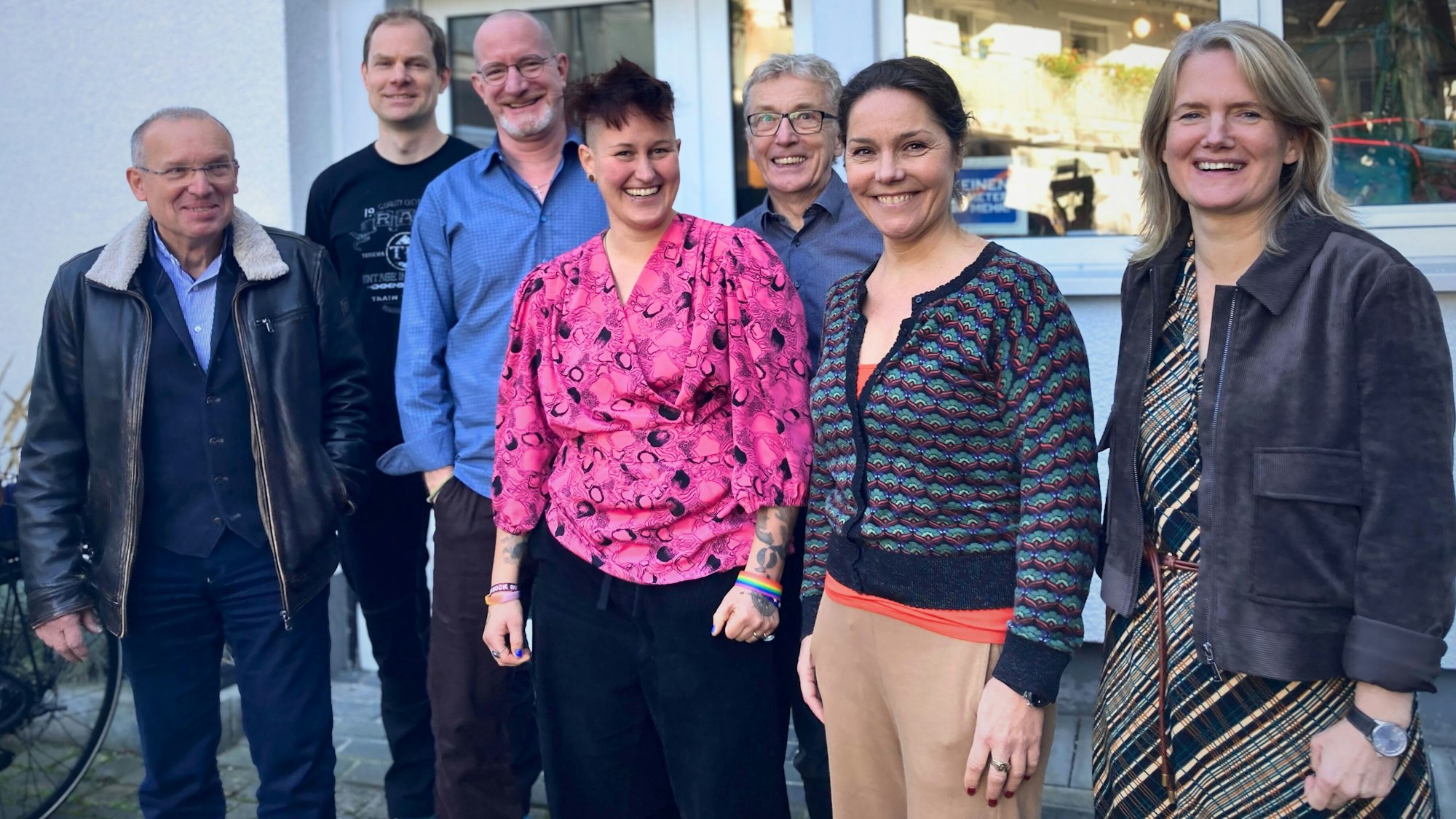 Der neue Vorstand der Leverkusener Grünen: Michael Hill, Martin Thomas, Markus Holzapfel, Julia Länder, Frank Drewniok, Annette Heinz und Stefanie Henke