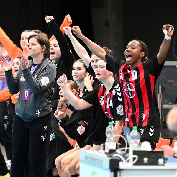 09.11.2025, Handball-Bayer 04 Leverkusen-Buchholz
links: TR: Sybille Gruner (Bayer)
Foto: Uli Herhaus