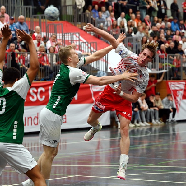 08.11.2025, Handball-Longericher SC Köln-Dutenhofen
rechts: Severin Henrich (Longerich)
Foto: Uli Herhaus