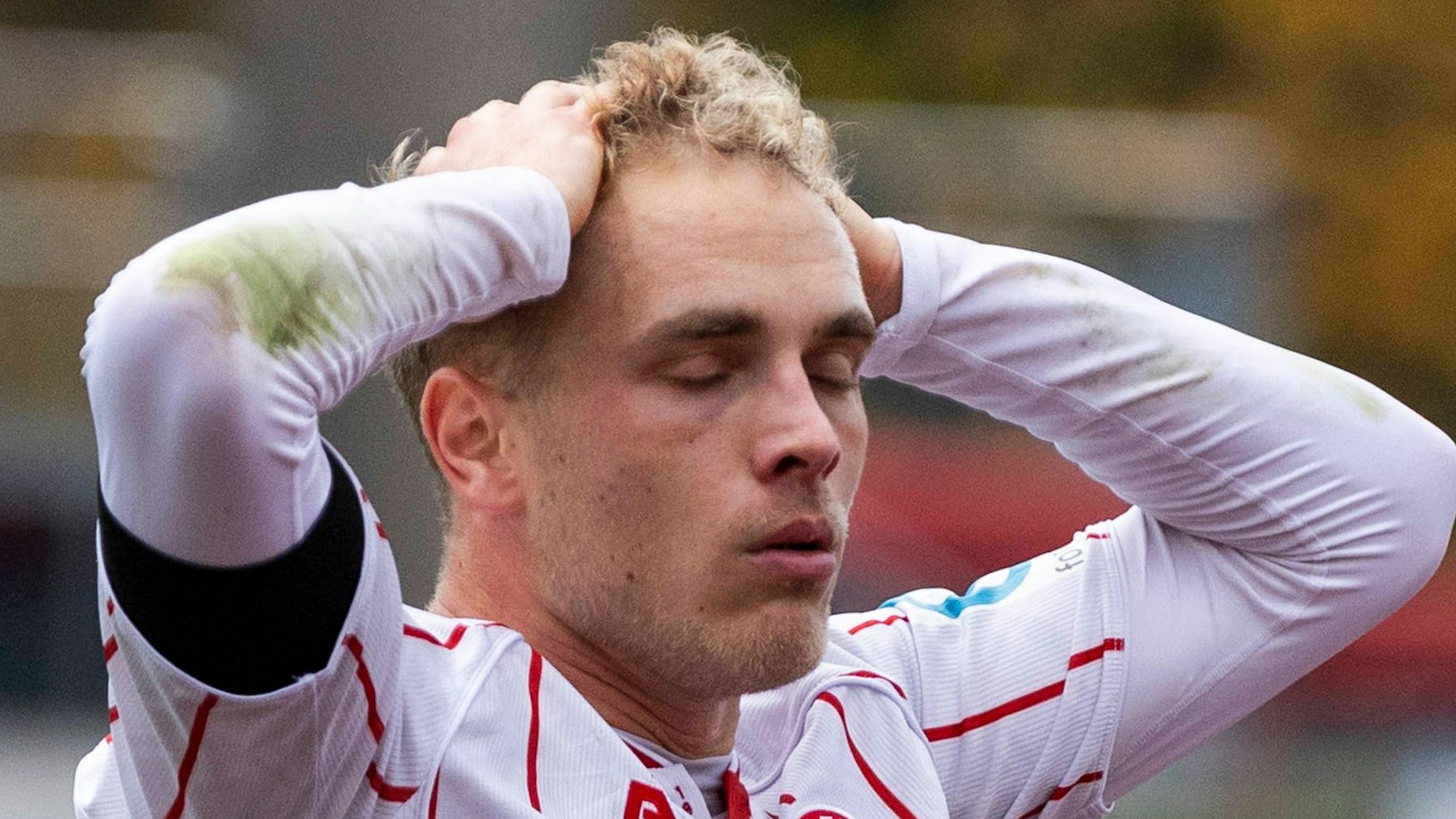 Regionalliga West: Fortuna Köln - SC Paderborn U21, U 21 09.11.2025 Timo Bornemann Fortuna Köln, 19 hadert mit einer vergebenen Chace. Regionalliga West, Fortuna Köln - SC Paderborn U21, 15. Spieltag, am 09.11.2025, Südstadion, Köln *** Regionalliga West Fortuna Köln SC Paderborn U21, 09 11 2025 Timo Bornemann Fortuna Köln, 19 struggles with a missed chance Regionalliga West, Fortuna Köln SC Paderborn U21, 15 Matchday, on 09 11 2025, Südstadion, Cologne Copyright: xBEAUTIFULxSPORTS/Meuselx