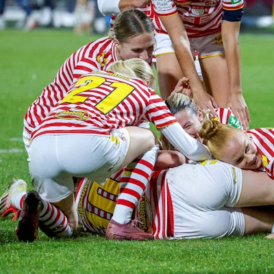 09.11.2025, xsscx, Frauen Fussball, 1. FC Koeln - TSG 1899 Hoffenheim, 1. Fuïball Bundesliga, 10. Spieltag, Franz-Kremer-Stadion, Saison 2025 2026:Torjubel nach dem Tor zum 1:0 von Torschuetzin Pauline Bremer 1. FC Koeln 11 DFB regulations prohibit any use of photographs as image sequences and or quasi-video. Nordrhein-Westfalen Deutschland Nordrhein-Westfalen Germany *** 09 11 2025, xsscx, Frauen Fussball, 1 FC Koeln TSG 1899 Hoffenheim, 1 Fuïball Bundesliga, 10 Spieltag, Franz Kremer Stadion, Saison 2025 2026 Torjubel nach dem Tor zum 1 0 von Torschuetzin Pauline Bremer 1 FC Koeln 11 DFB regulations prohibit any use of photographs as image sequences and or quasi video Nordrhein Westfalen Deutschland Nordrhein Westfalen Germany