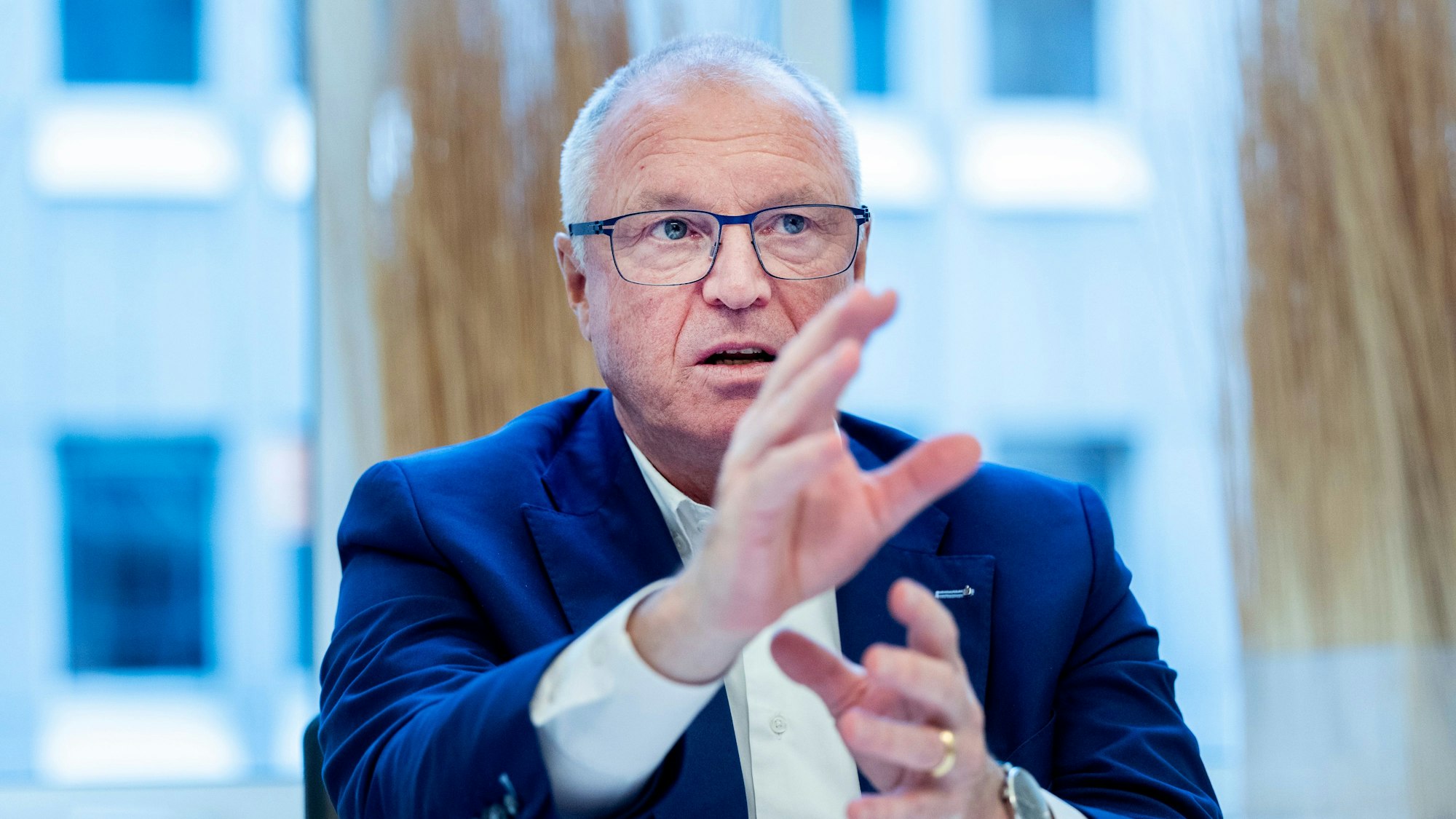 Abschiedsinterview mit Alexander Wüerst, dem scheidenden Vorsitzenden des Vorstandes der Kreissparkasse Köln.
Foto: Michael Bause