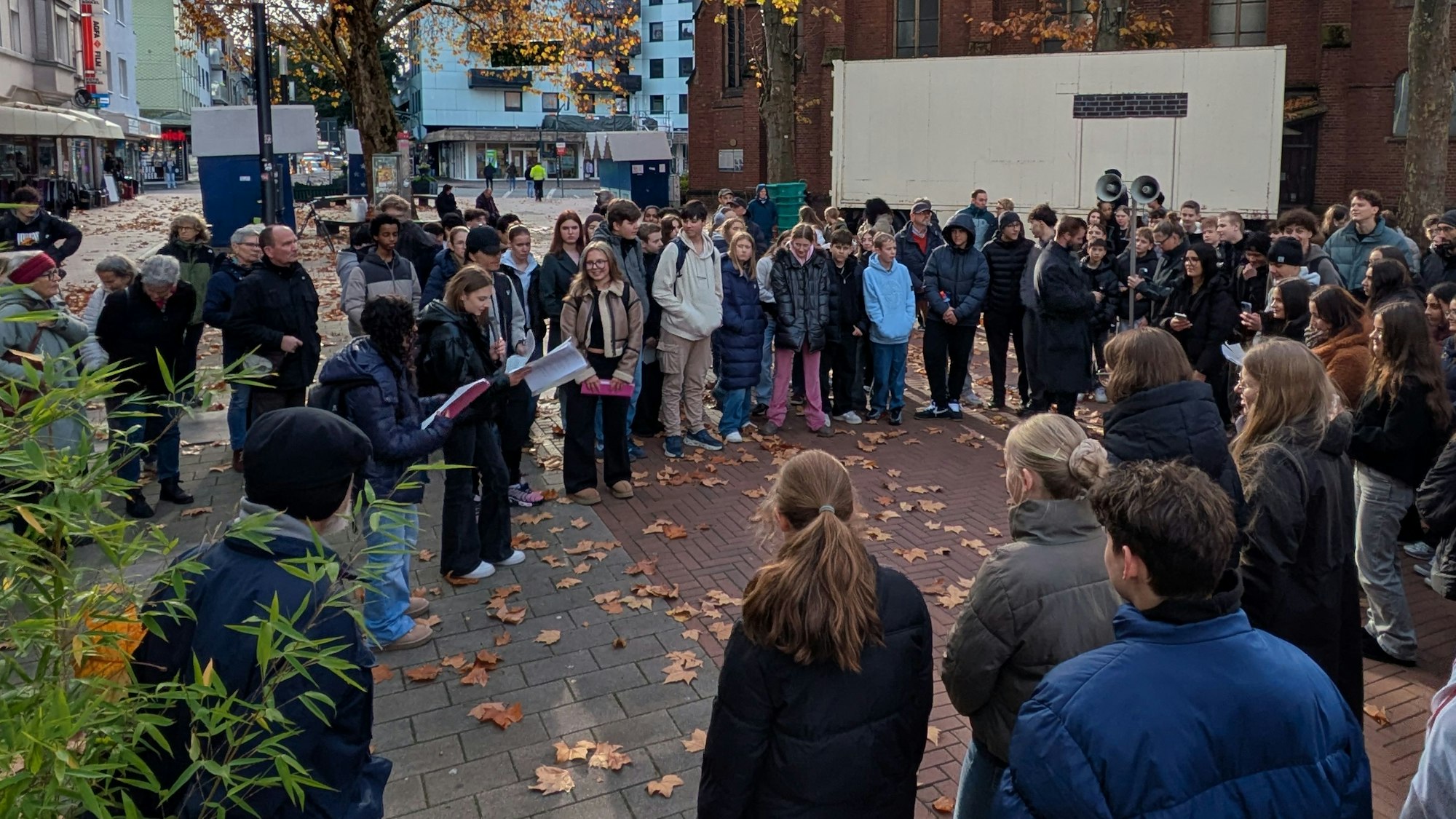Schüler der Montanus-Realschule erinnern an jüdische Bürger Opladens.