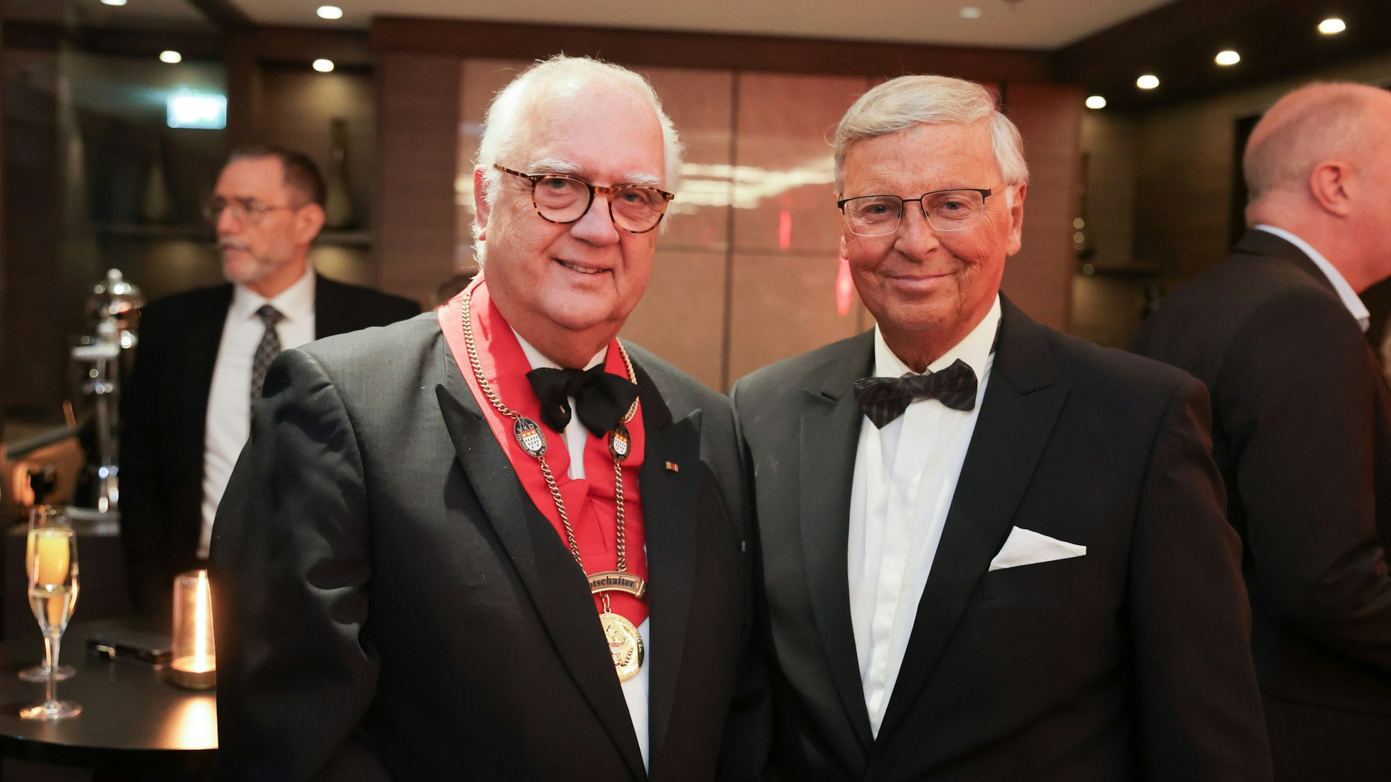 09.11.2025, Köln : v.l.n.r: Hans Wener Bartsch und Wolfgang Bosbach. Verleihung des Fritz Schramma Preis 2025 in Abwesenheit an Sanna Marin .Foto:Dirk Borm