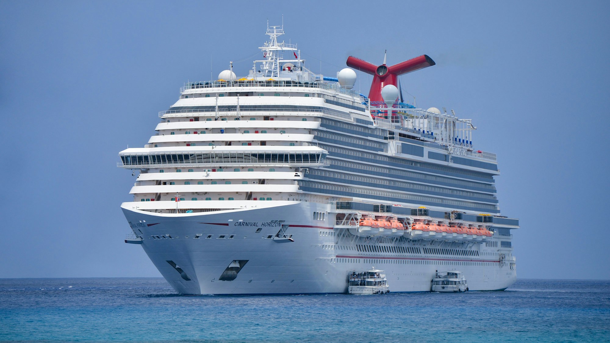 Auf dem Kreuzfahrtschiff „Carnival Horizont“ ist eine Frauenleiche entdeckt worden.