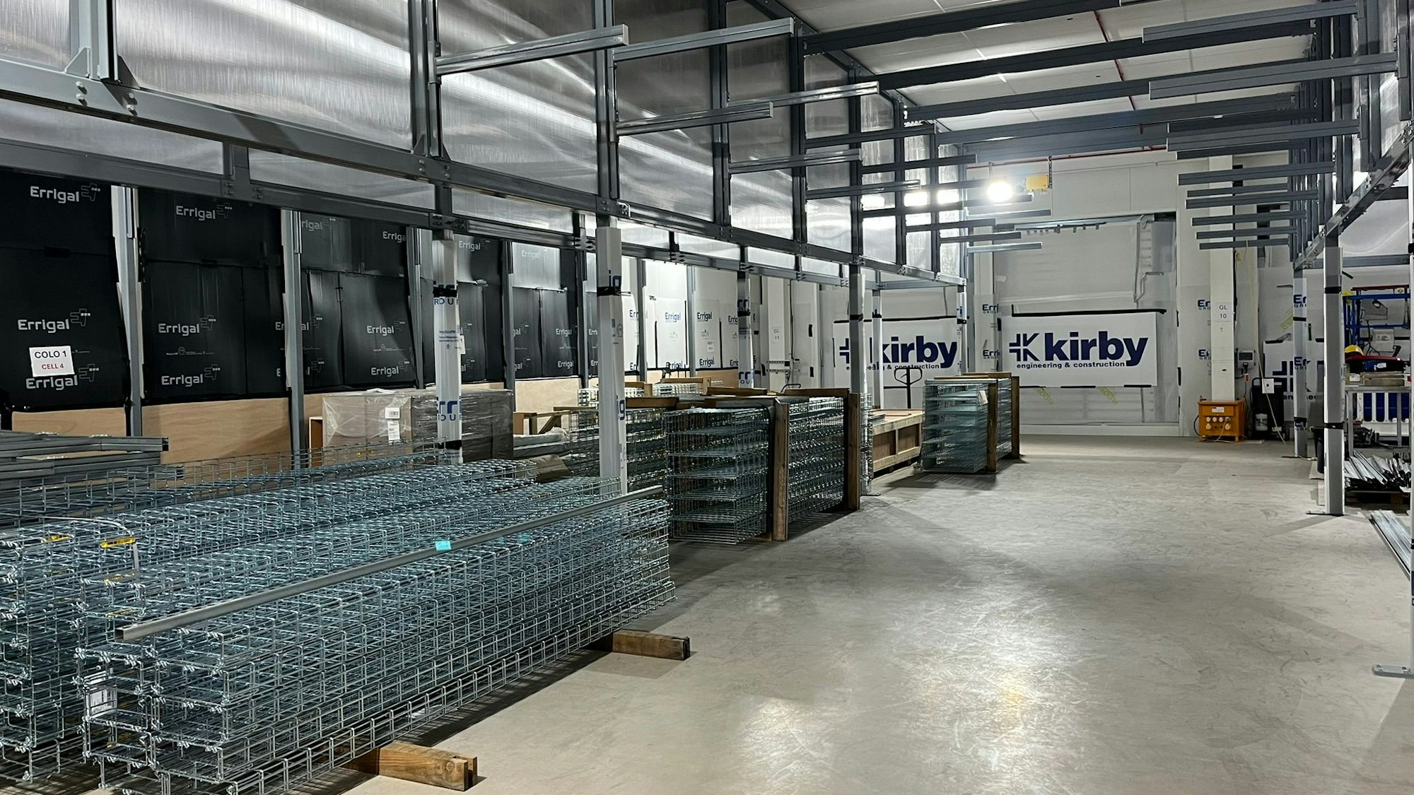 Blick in eine Halle.