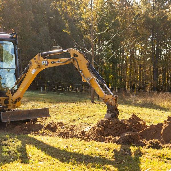 Drei solcher Minibagger der Marke Caterpillar sollen jüngst von Baustellen in Waldbröl und in Königswinter entwendet worden sein.