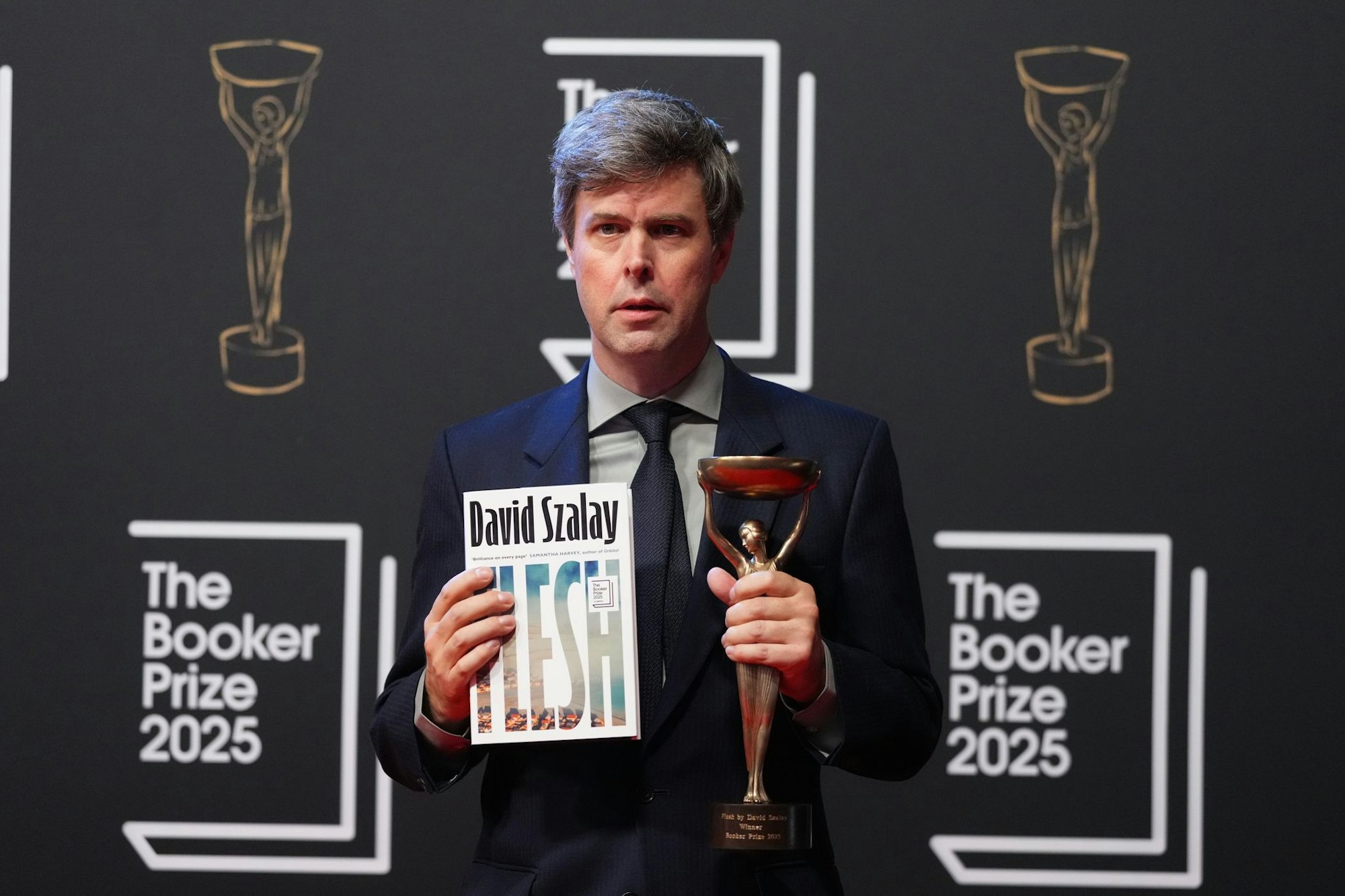 Der Booker-Preis geht in diesem Jahr an den ungarisch-britischen Autor David Szalay.
