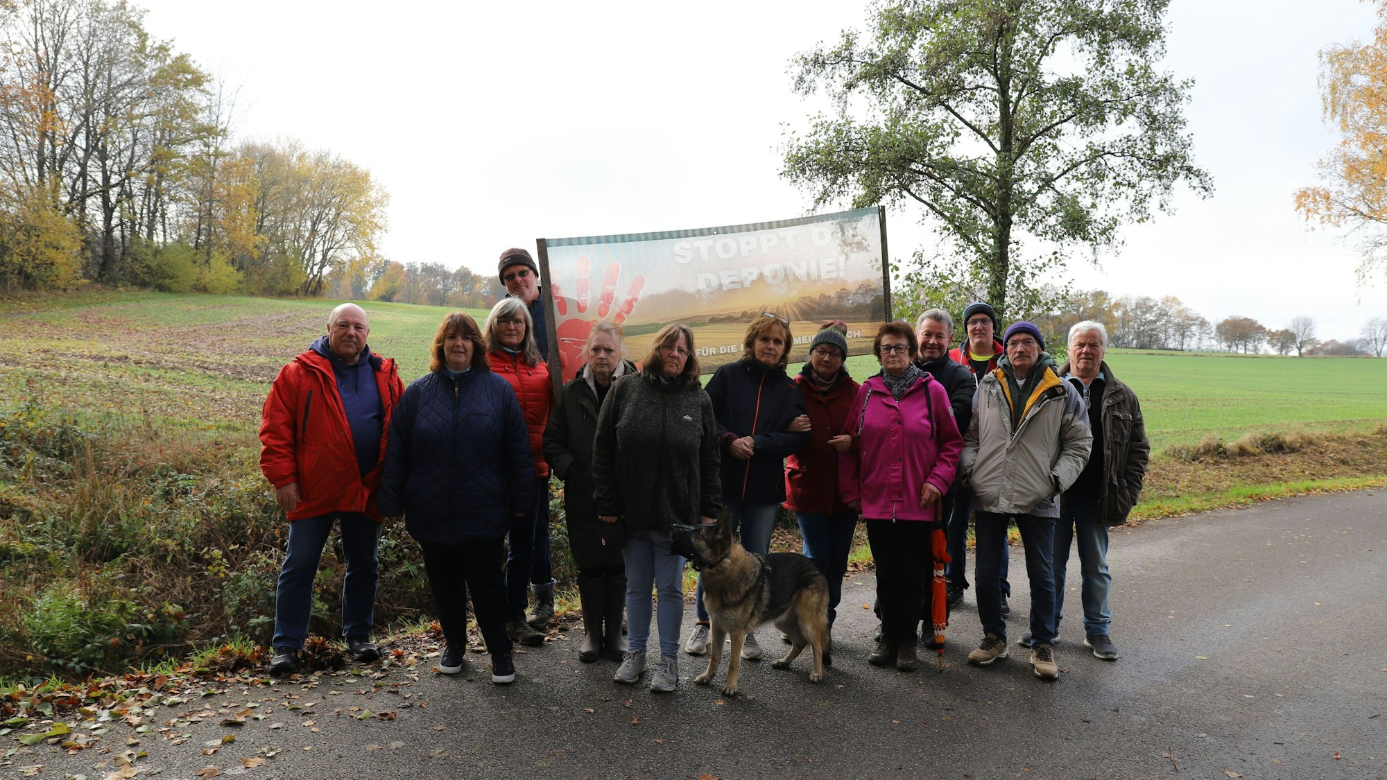 Die Bürgerinitiative gegen die Erddeponie nutzte die Gelegenheit, um auf ihr Anliegen aufmerksam zu machen.