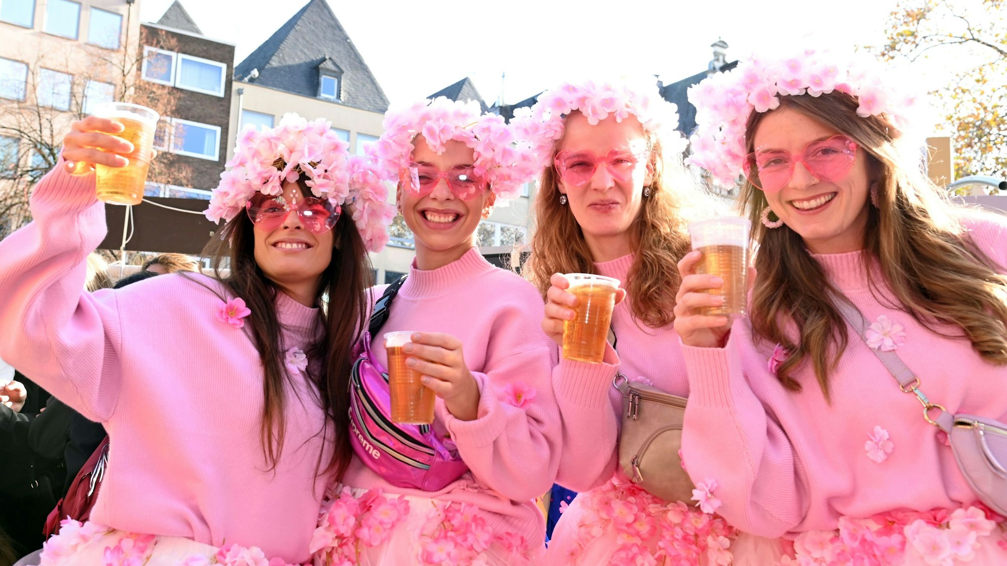 11.11.2025 Köln. Elfter Elfter. Kostüme in der Altstadt.. Foto: Alexander Schwaiger