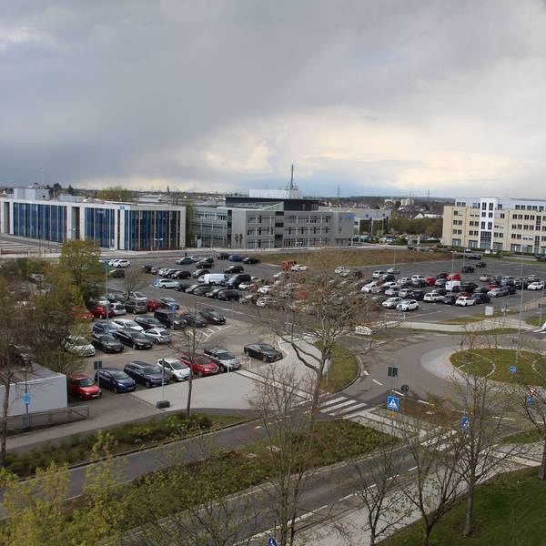 Das Grundstück zwischen Hochschule und Huma soll die neue Stadtentwicklungsgesellschaft vermarkten.