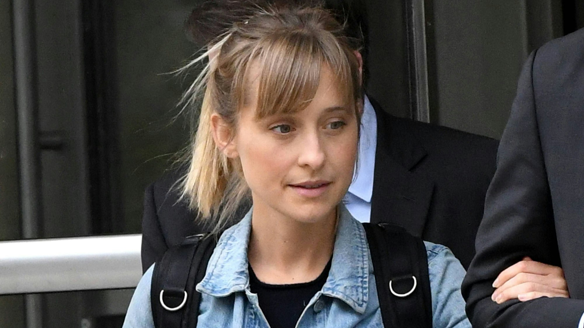 Allison Mack bei einem Gerichtstermin 2018