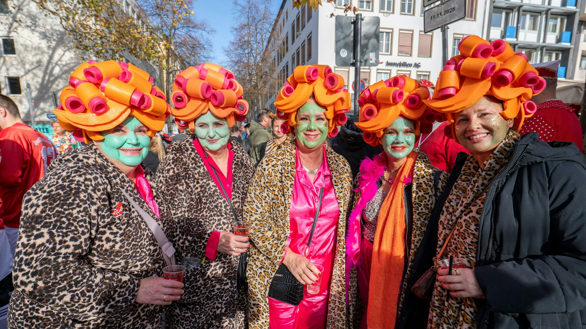Verkleidete zur Sessionseröffnung in der Altstadt.