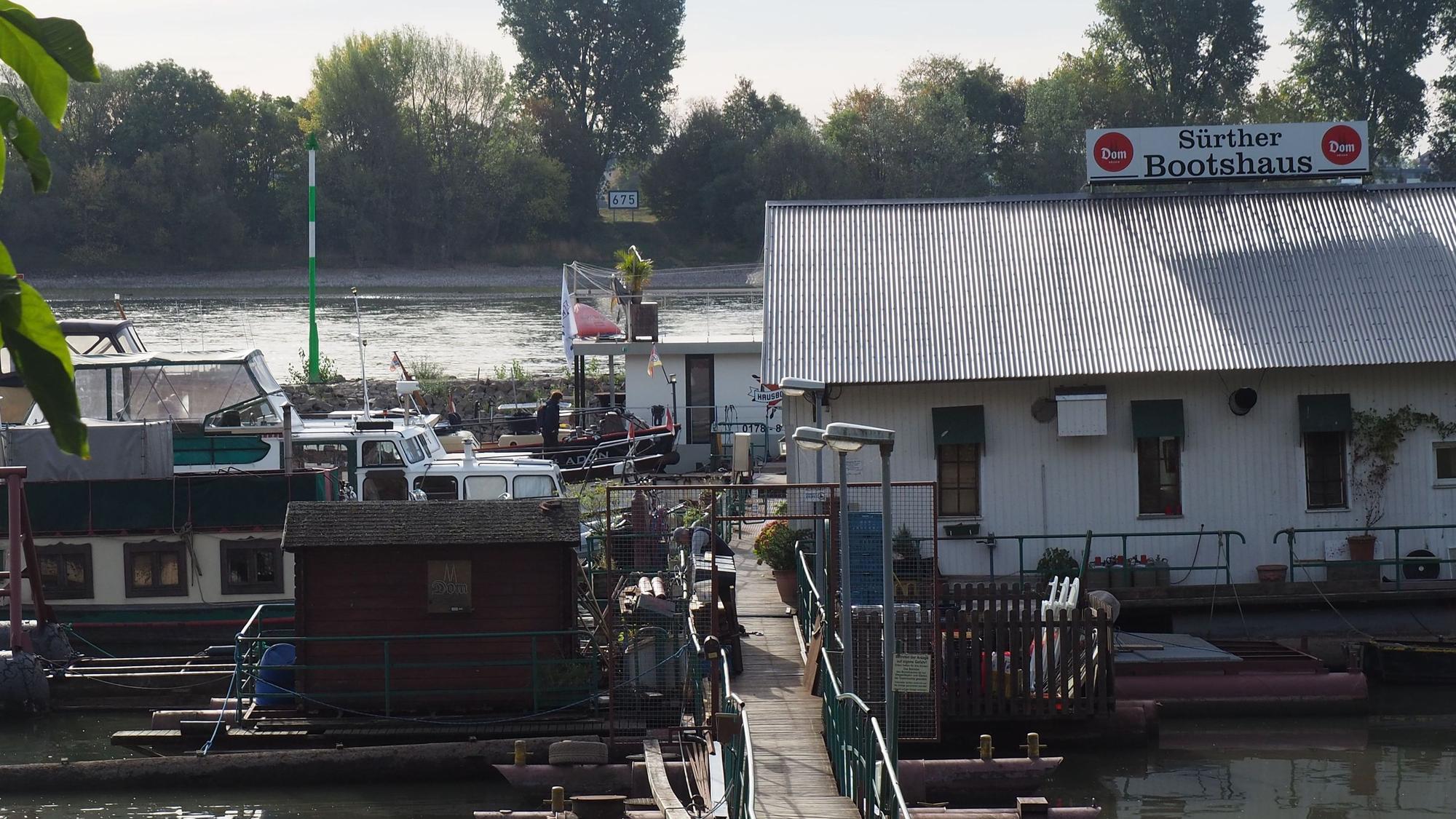 Das Sürther Bootshaus. (Archivbild)