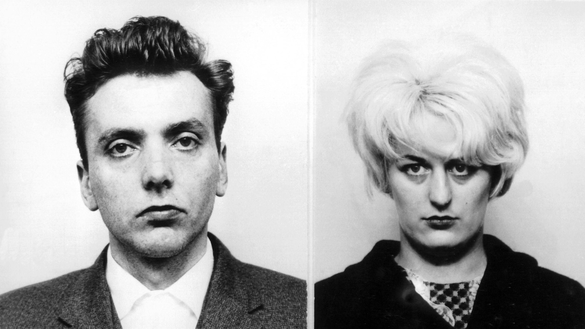 Ian Brady und Myra Hindley auf Polizeifotos.