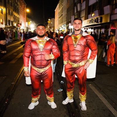 Situation rund um den Zülpicher Platz gegen 19:00h. Foto:Dirk Borm