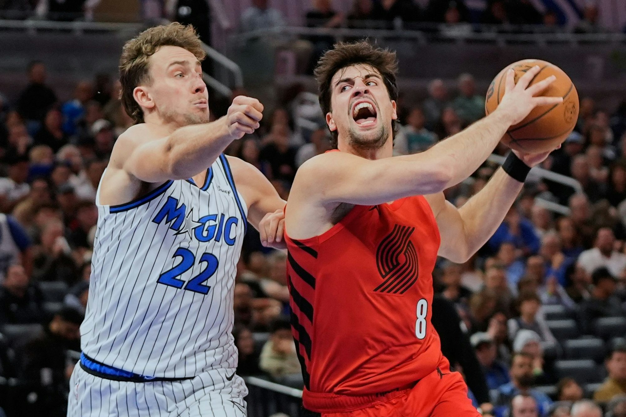 Franz Wagner (links) lieferte am Ende den Pass zum entscheidenden Korb der Partie.