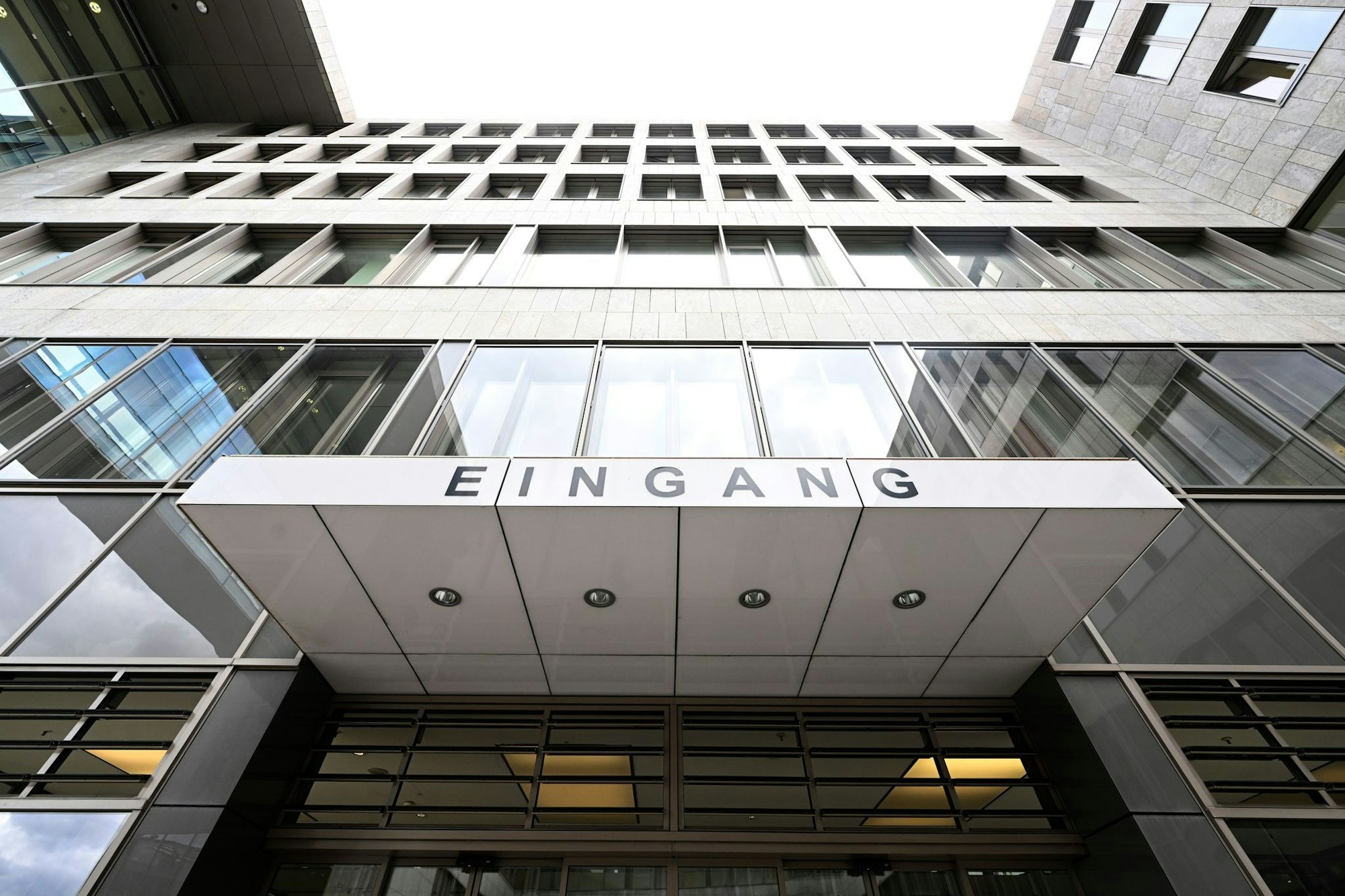 Im Prozess um den Tod eines Obdachlosen bestreitet der Angeklagte eine Mittäterschaft. (Symbolbild)