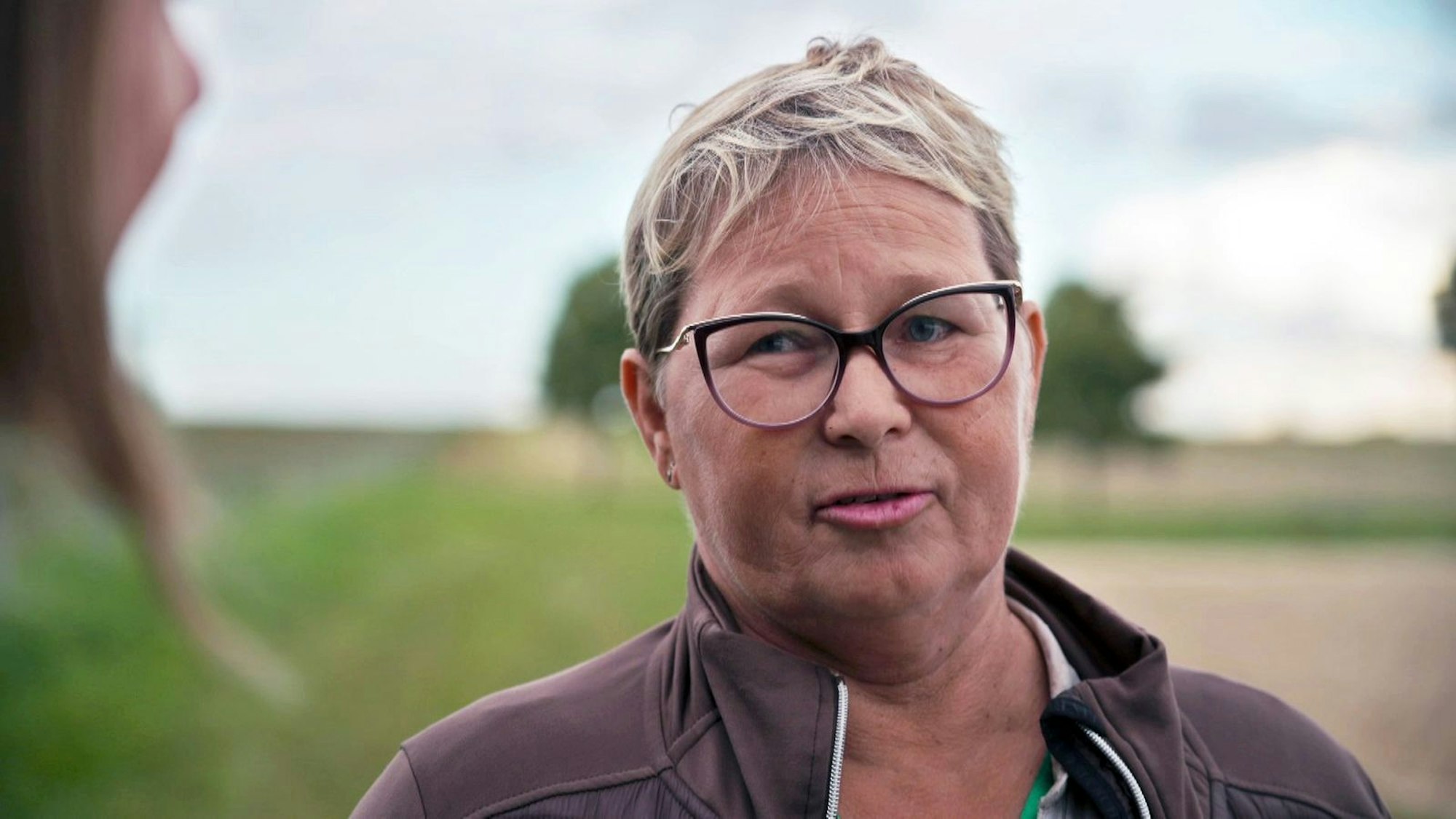 Turnier-Richterin Brigit Dammer erklärt, was erlaubt ist - und was nicht. (Bild: MDR/Burkhard Kunst)