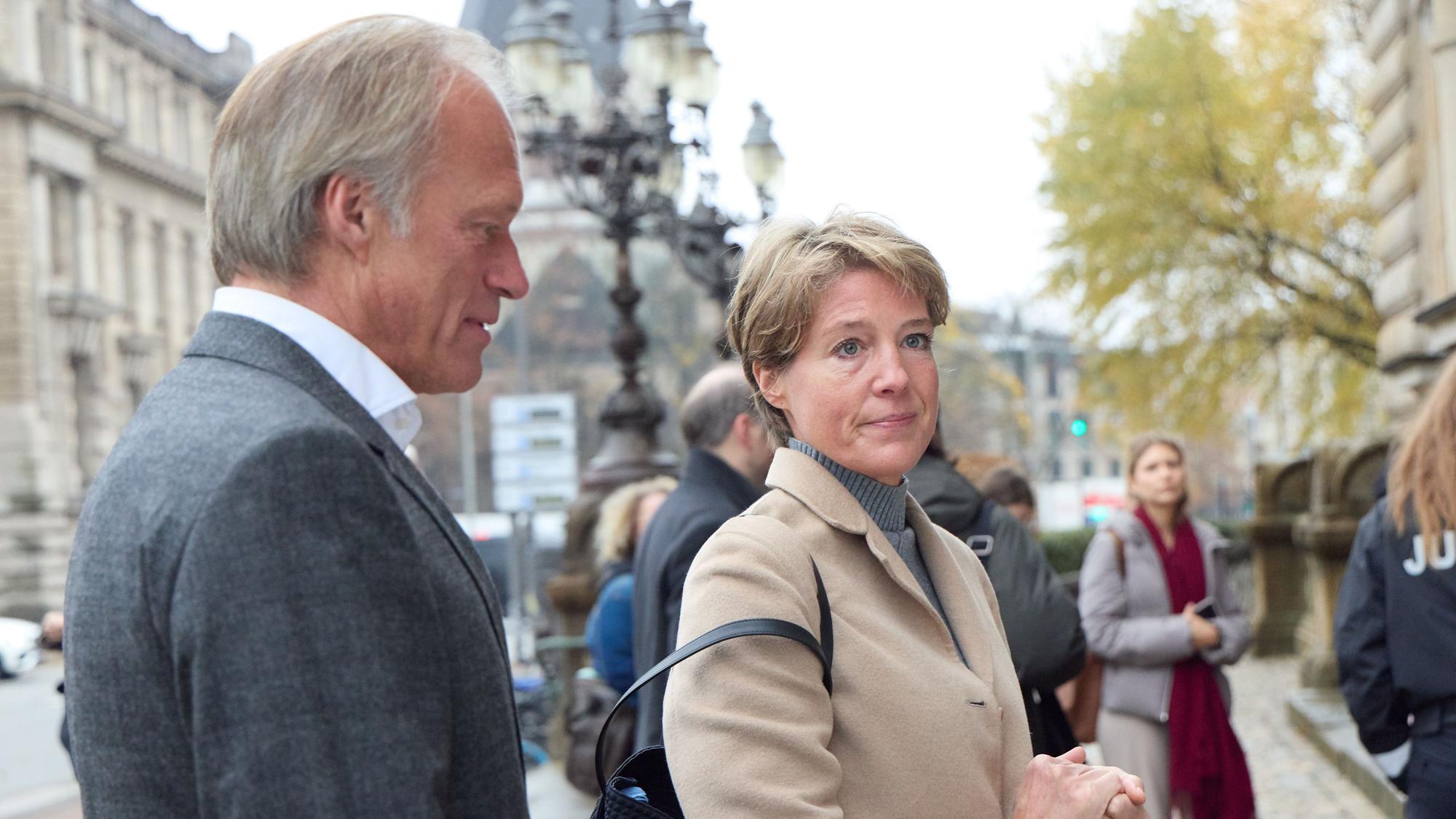Zusammen mit ihrem Lebenspartner Gerhard Delling erschien Christina Block vor Gericht.