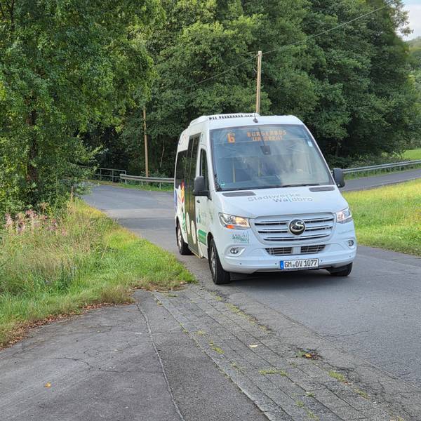 In Waldbröl kommt der Bürgerbus seit dem 4. August 2025 nur noch auf Bestellung. Doch dieses System könnte sich bewähren, wie eine erste Bilanz jetzt andeutet.
