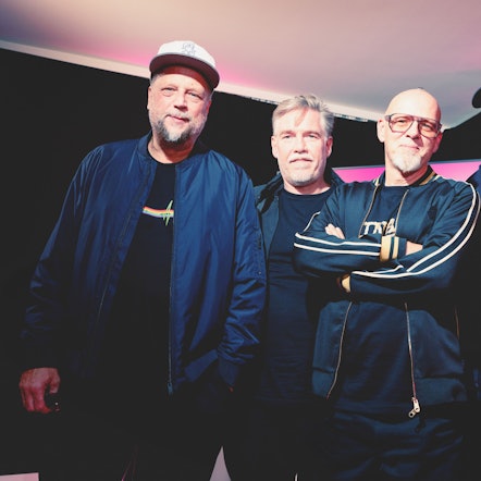 16.09.2024, Köln: „Die Fantastischen Vier“ posieren in einem Hotelzimmer nach einem Interview mit dem Kölner Stadtanzeiger vor ihrem Konzert bei der Digitalmesse Digital X im Mediapark in Köln. Foto: Thilo Schmülgen